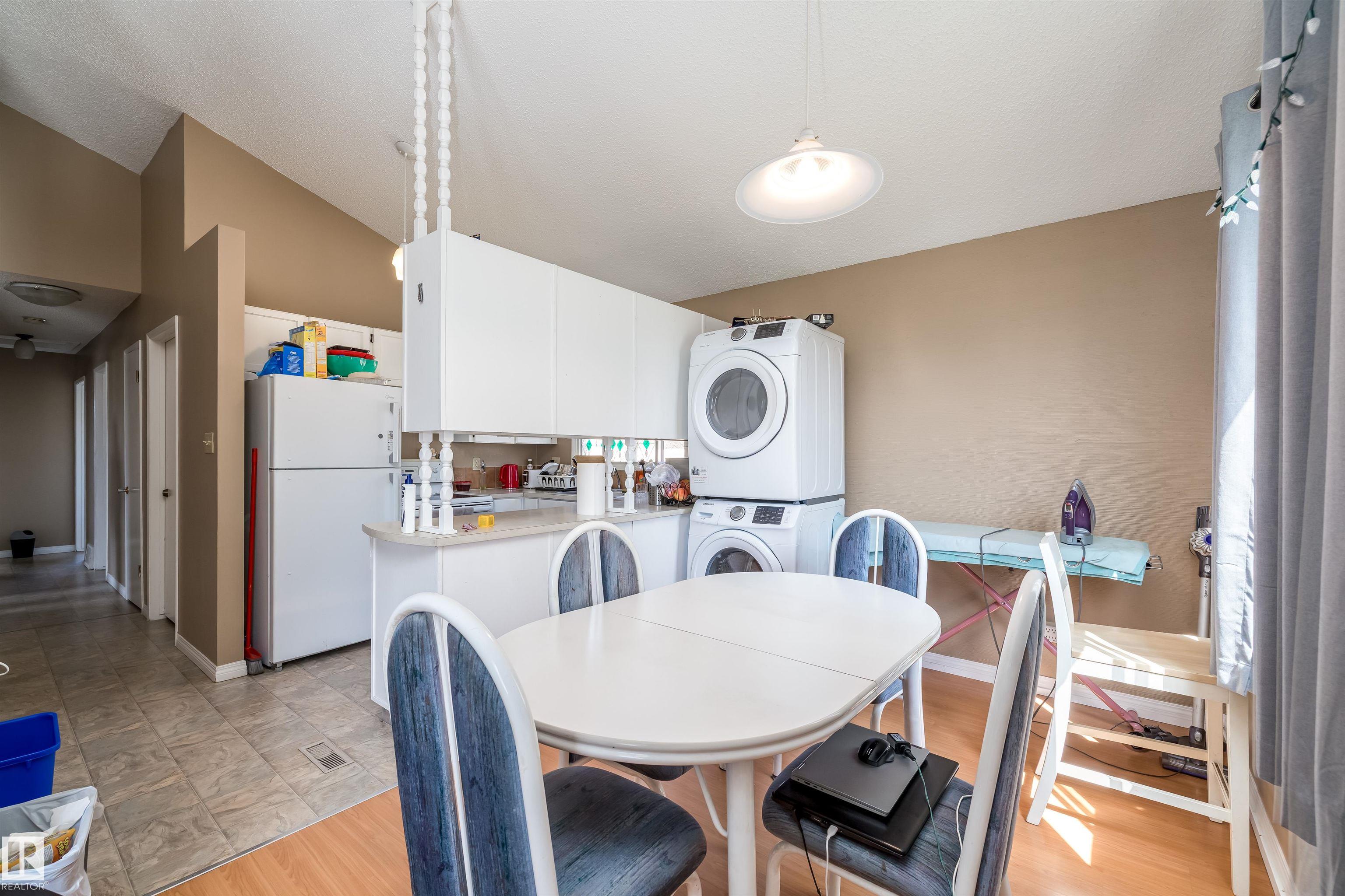 Photo 8 at 3620 42a Avenue NW, Kiniski Gardens, Edmonton