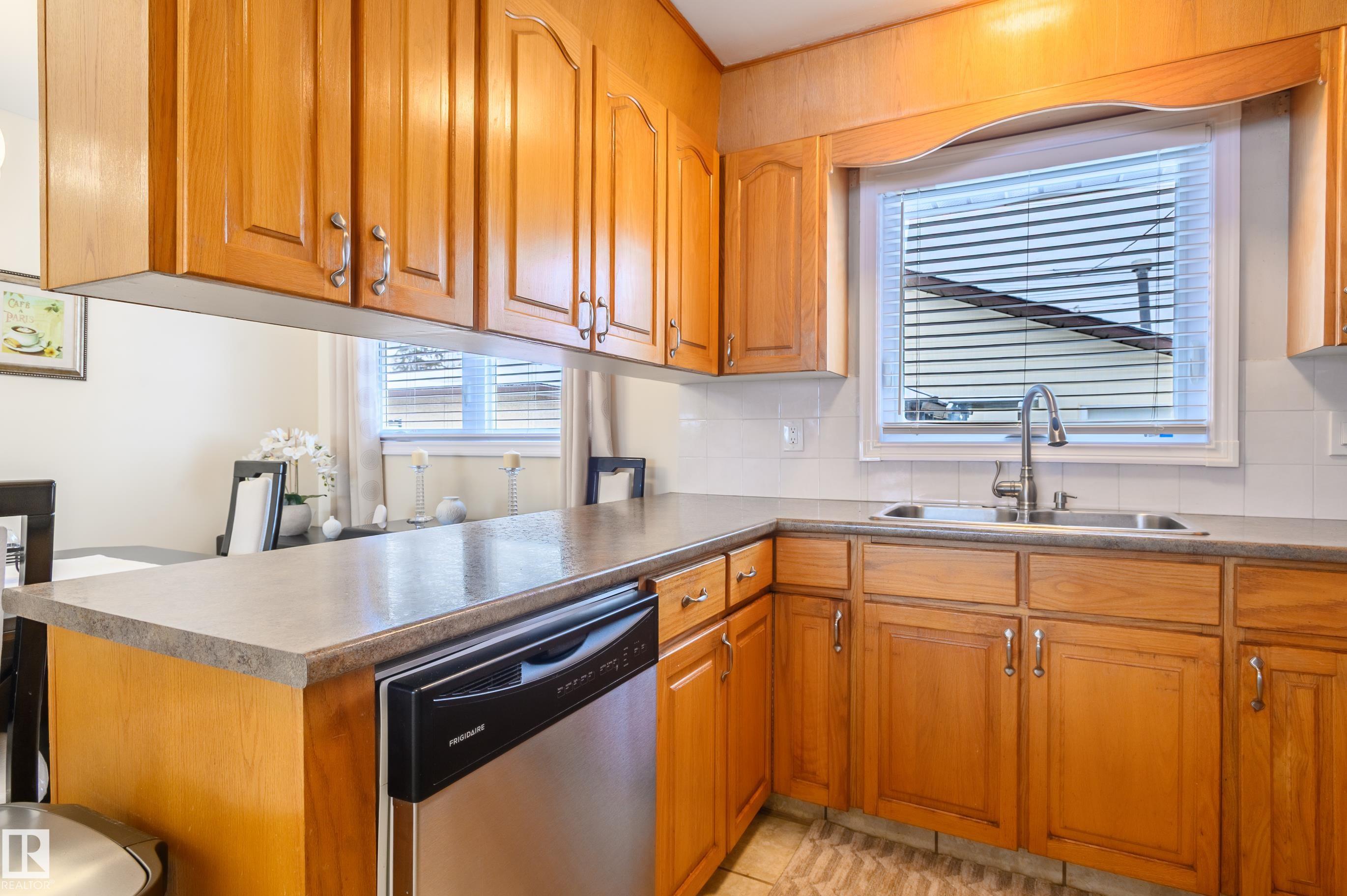 Photo 14 at 13420 113a Street NW, Kensington, Edmonton