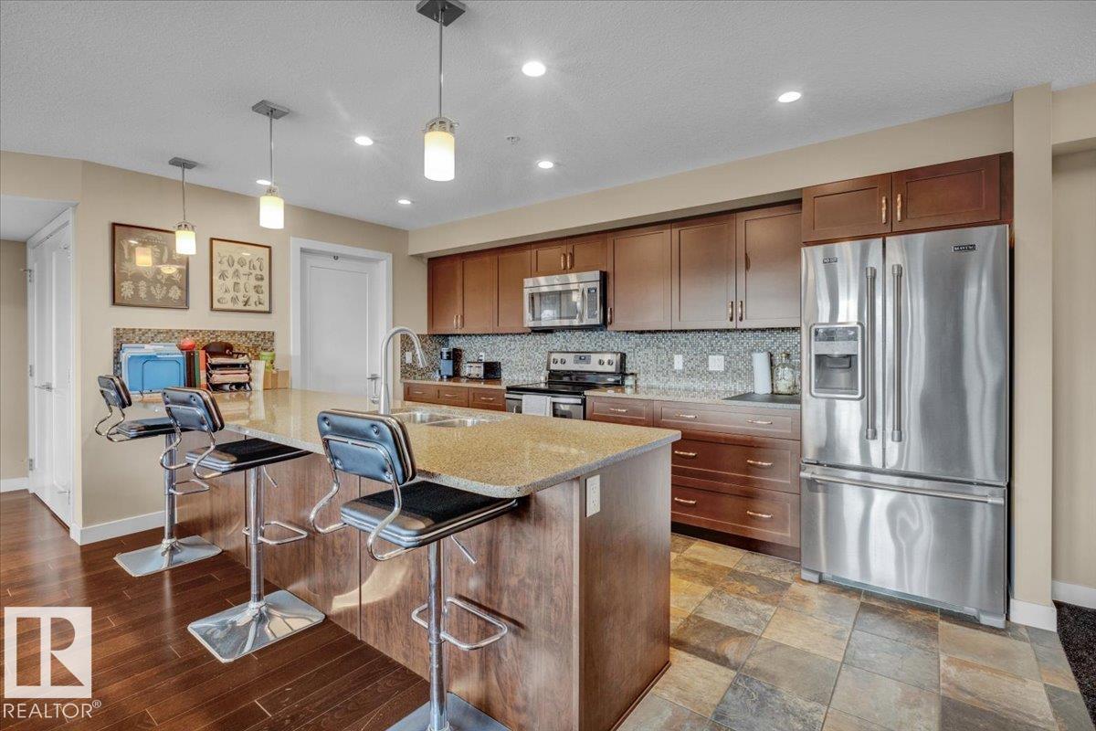 Photo 11 at 5029 Edgemont Boulevard NW, Edgemont, Edmonton