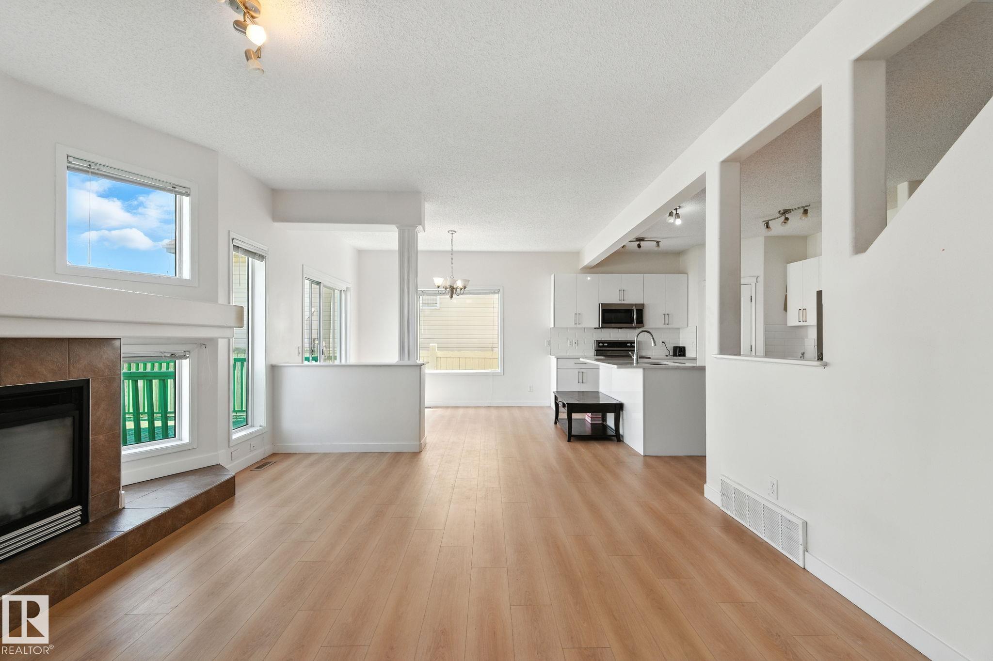 Photo 13 at 7836 7 Avenue SW, Ellerslie, Edmonton