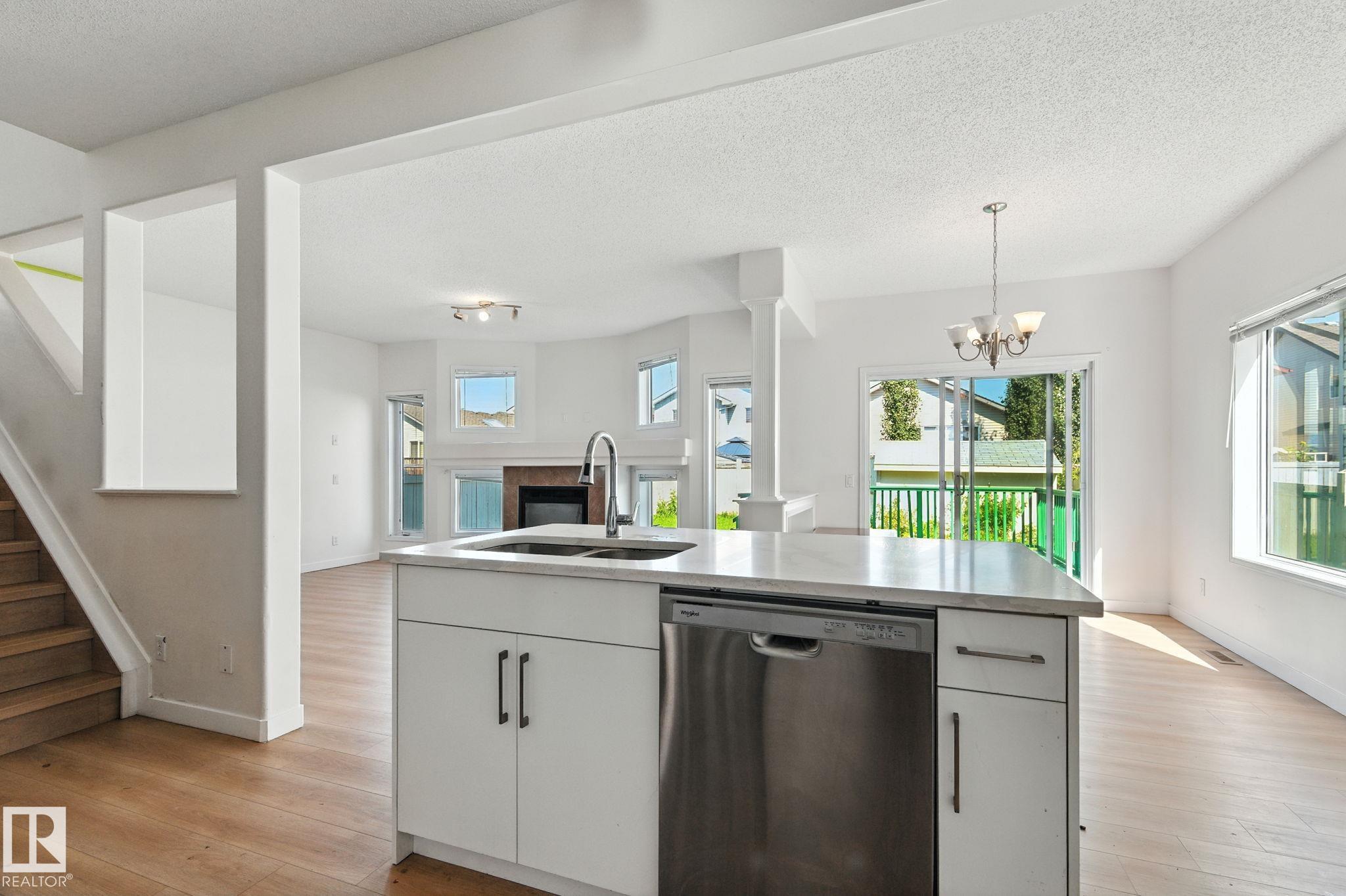 Photo 8 at 7836 7 Avenue SW, Ellerslie, Edmonton