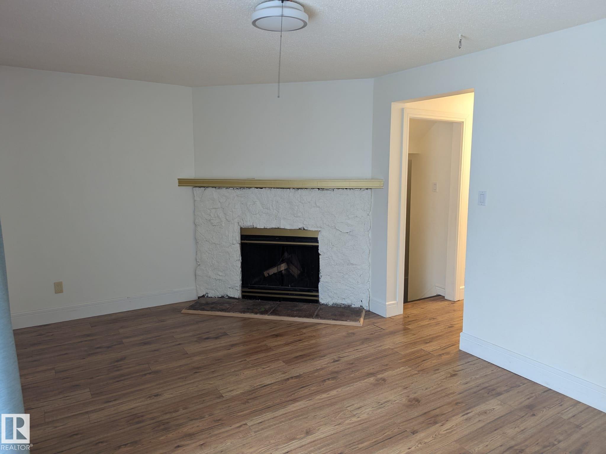 Photo 7 at 3105 109 Street NW, Steinhauer, Edmonton