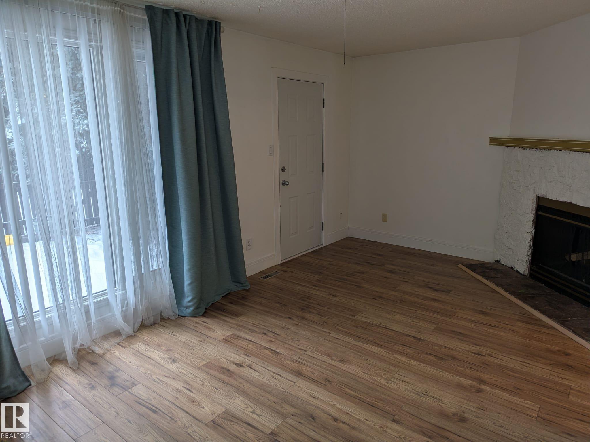 Photo 8 at 3105 109 Street NW, Steinhauer, Edmonton