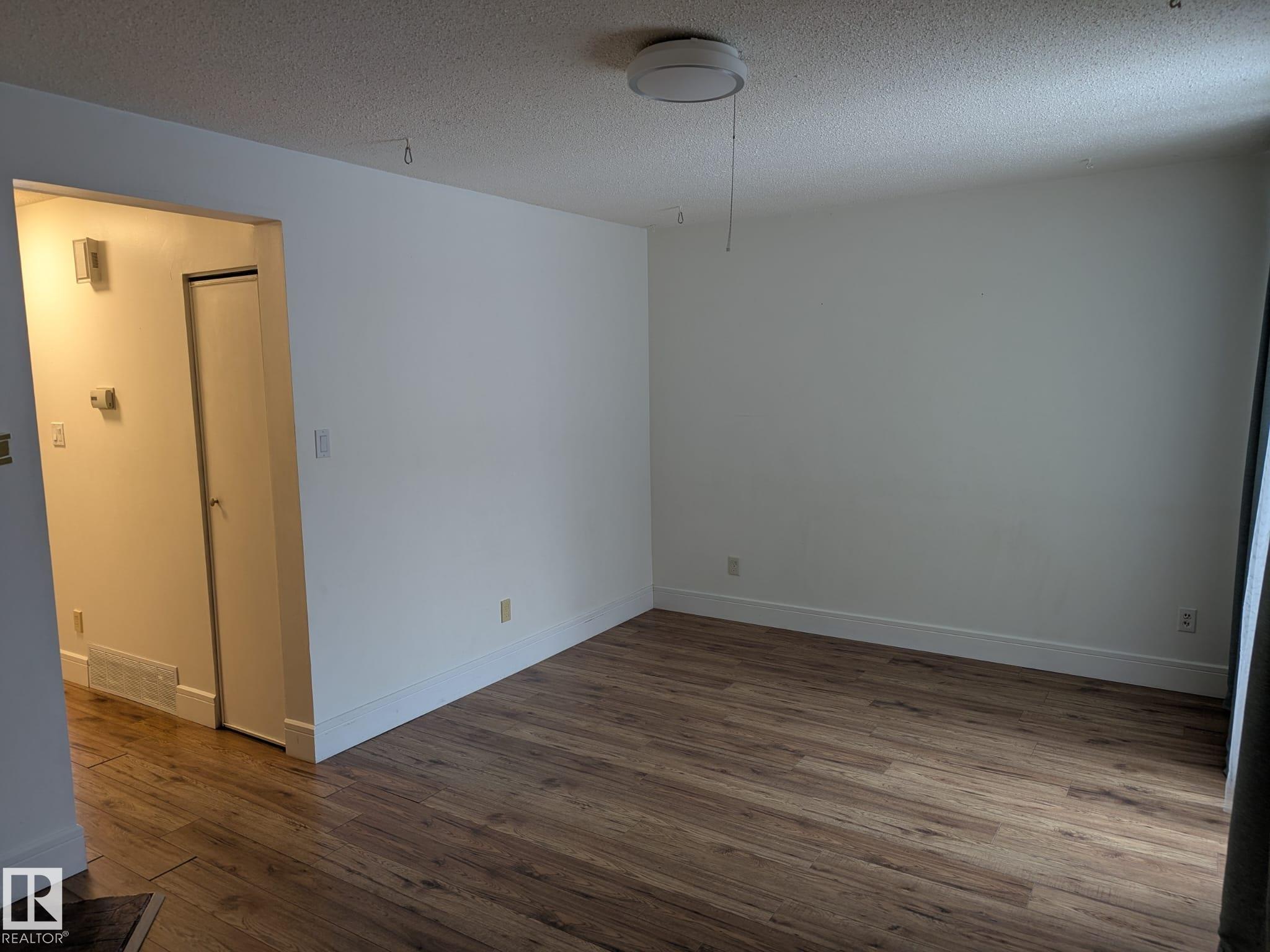 Photo 10 at 3105 109 Street NW, Steinhauer, Edmonton