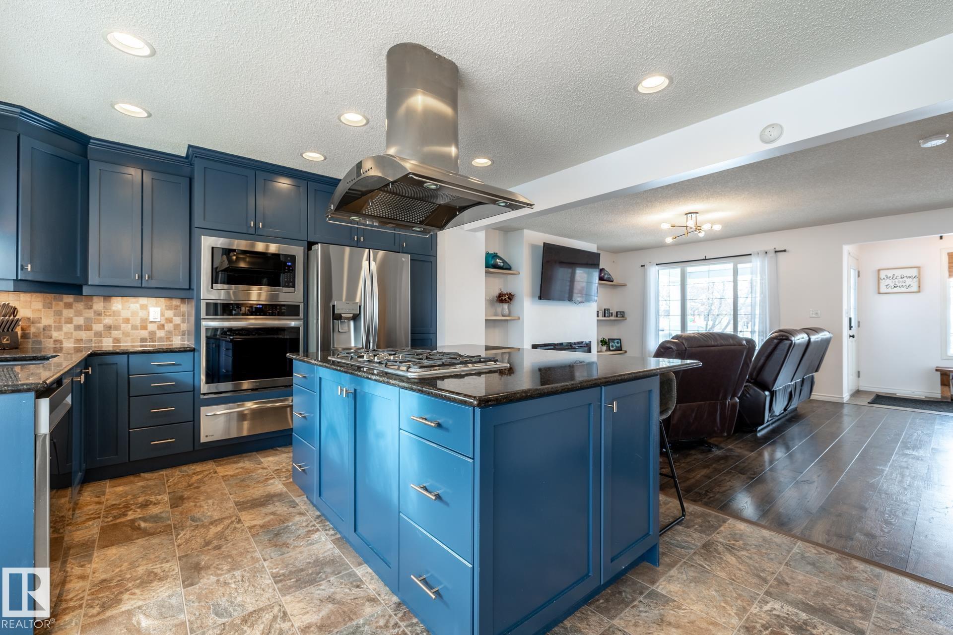 Photo 18 at 1407 72 Street SW, Summerside, Edmonton