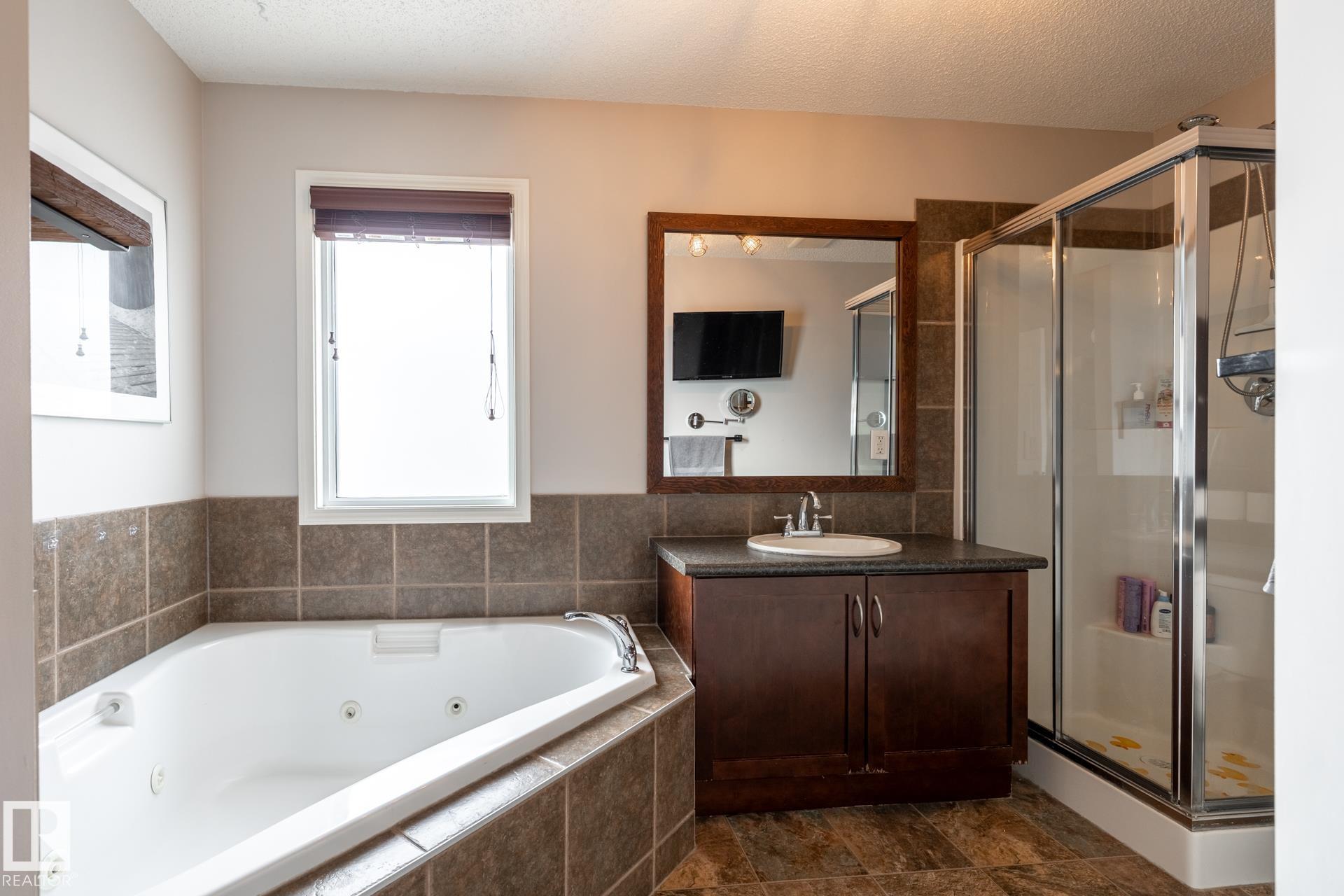 Photo 32 at 1407 72 Street SW, Summerside, Edmonton
