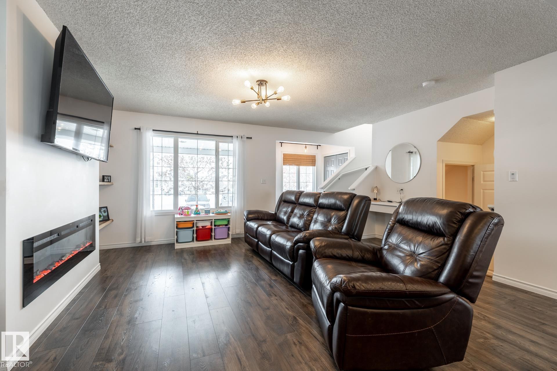 Photo 10 at 1407 72 Street SW, Summerside, Edmonton