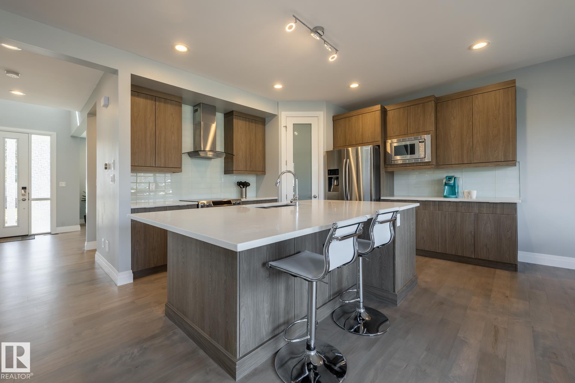 Photo 13 at 10936 71 Avenue NW, Parkallen, Edmonton