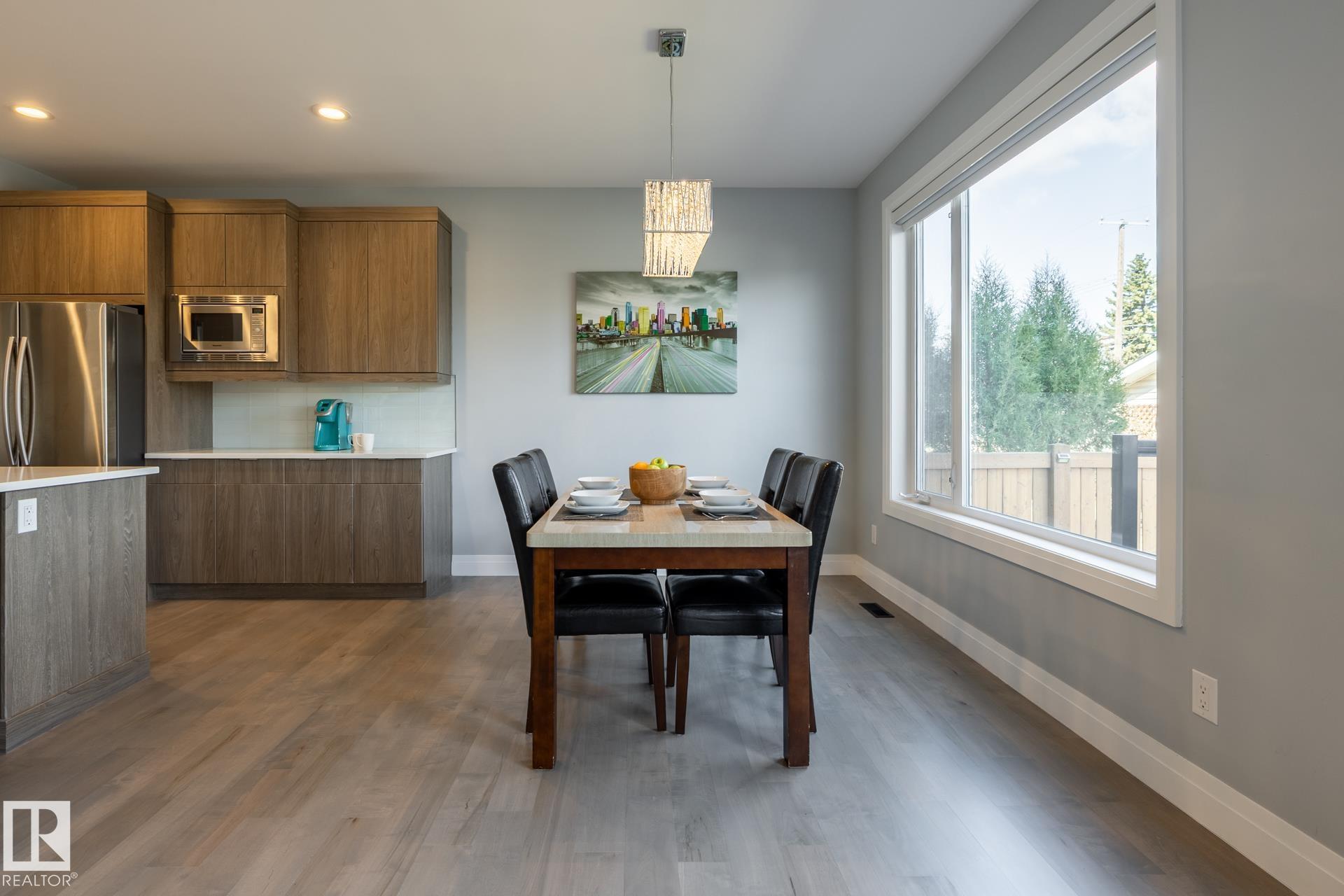 Photo 15 at 10936 71 Avenue NW, Parkallen, Edmonton