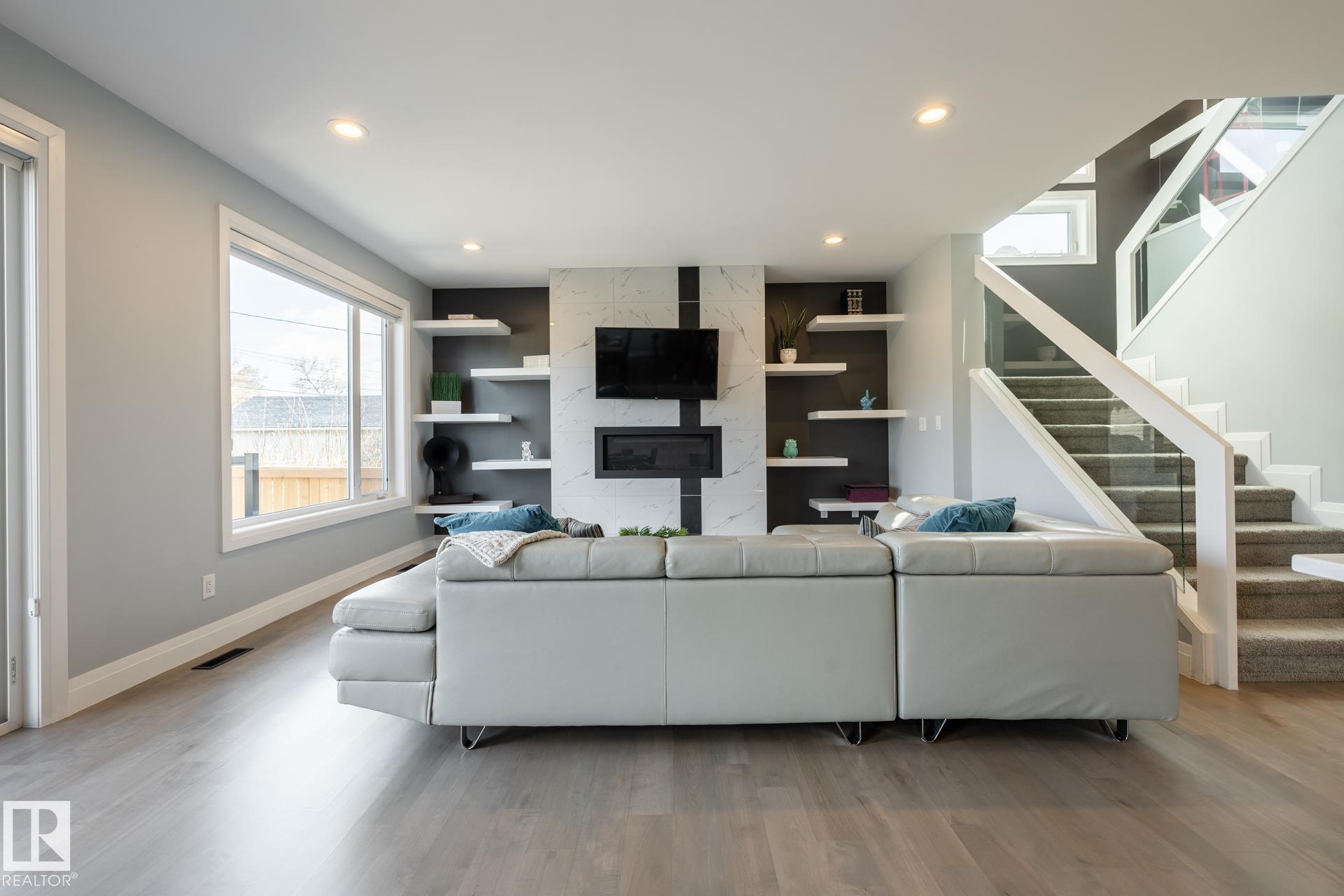 Photo 18 at 10936 71 Avenue NW, Parkallen, Edmonton