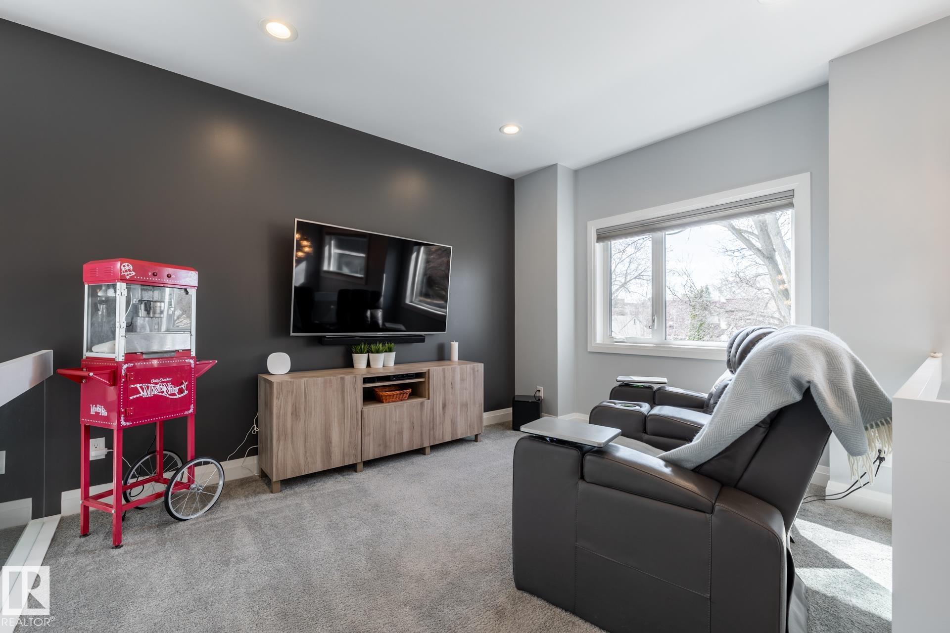 Photo 24 at 10936 71 Avenue NW, Parkallen, Edmonton