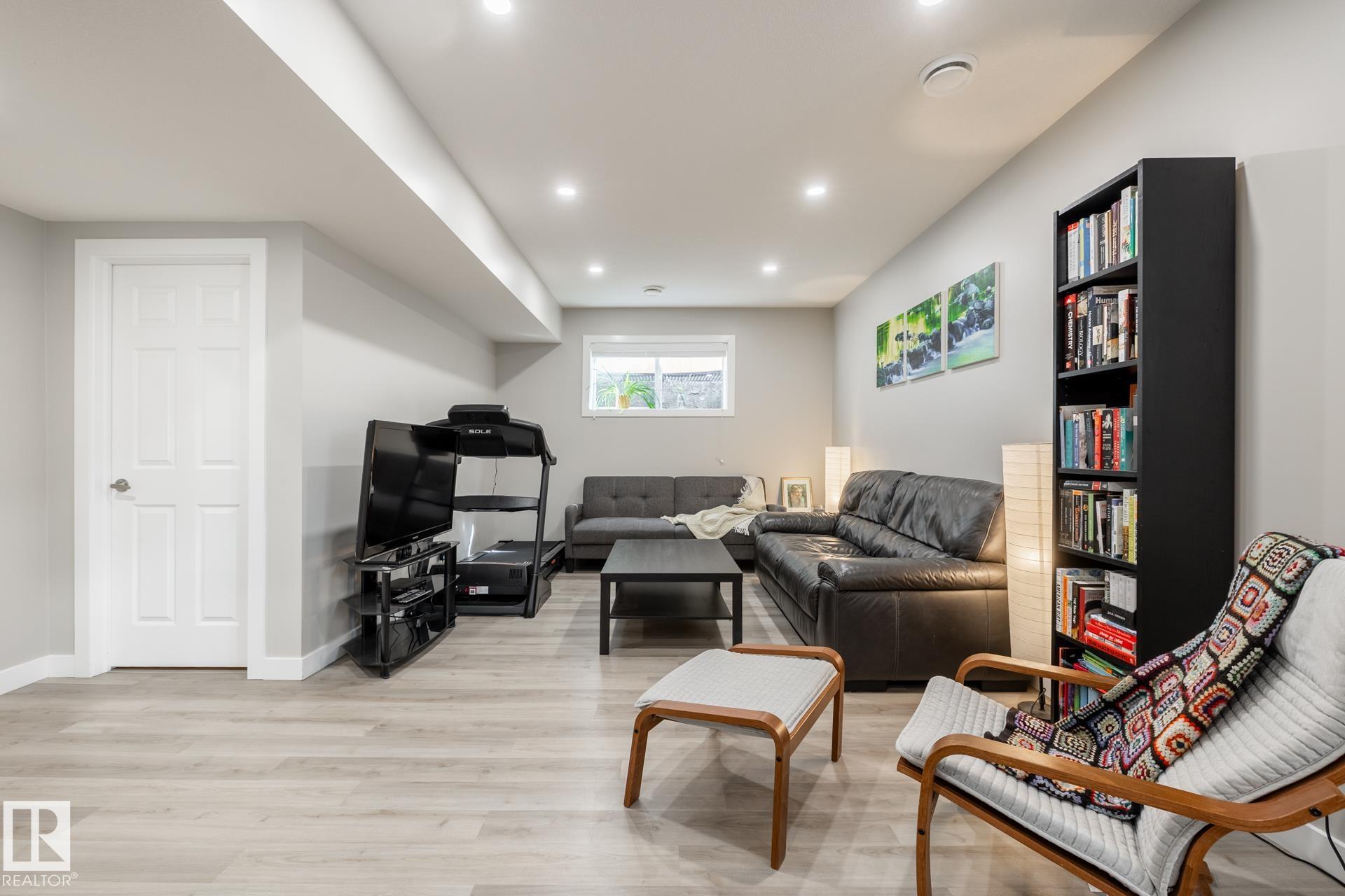 Photo 45 at 10936 71 Avenue NW, Parkallen, Edmonton