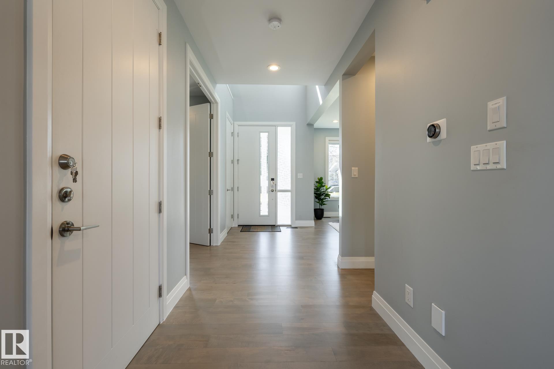 Photo 10 at 10936 71 Avenue NW, Parkallen, Edmonton