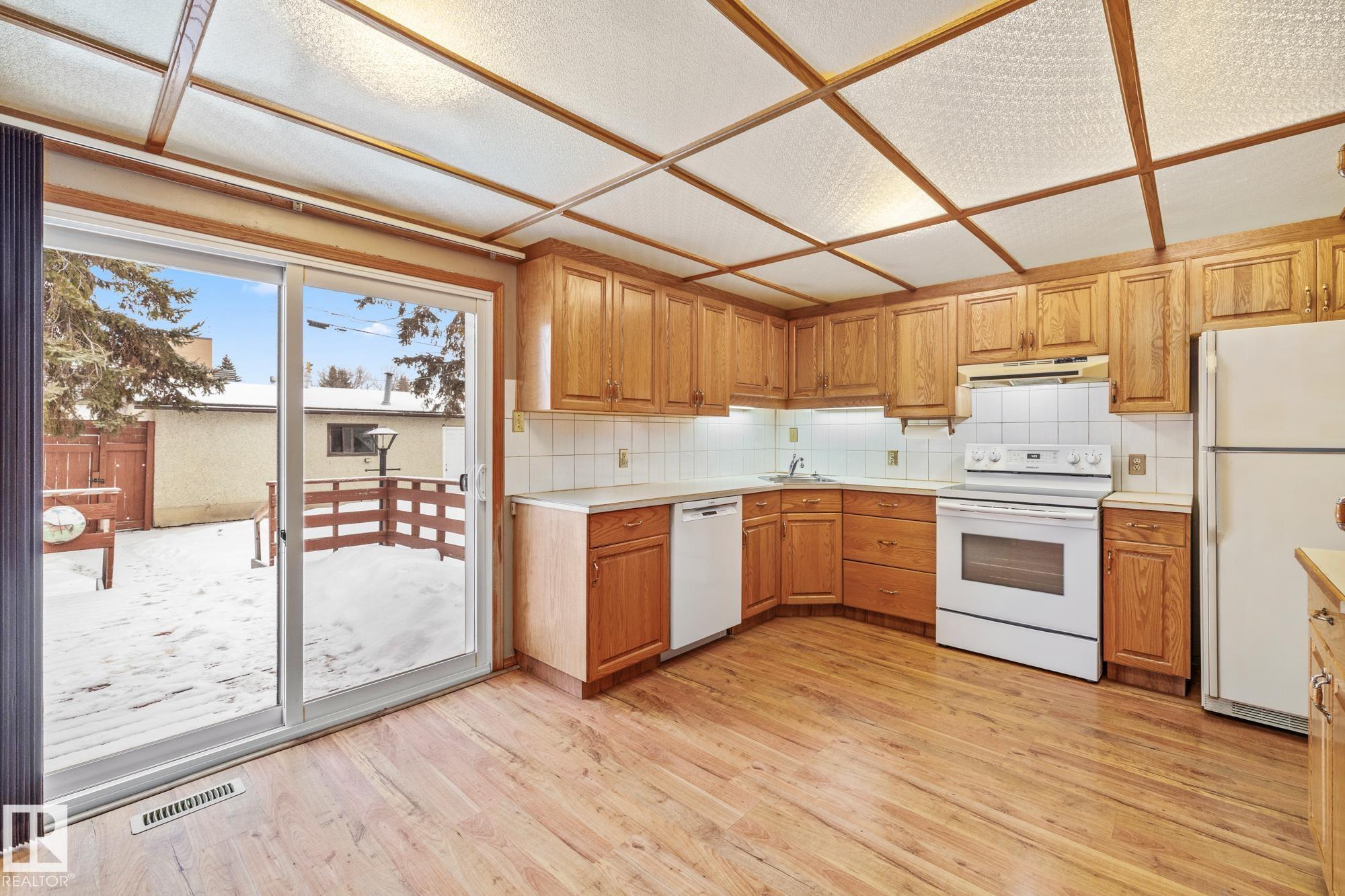 Photo 10 at 10971 157 Street NW, Mayfield, Edmonton