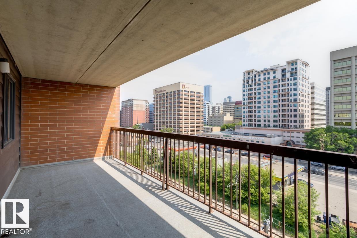 405 - 9917 110 Street NW, Wîhkwêntôwin, Edmonton