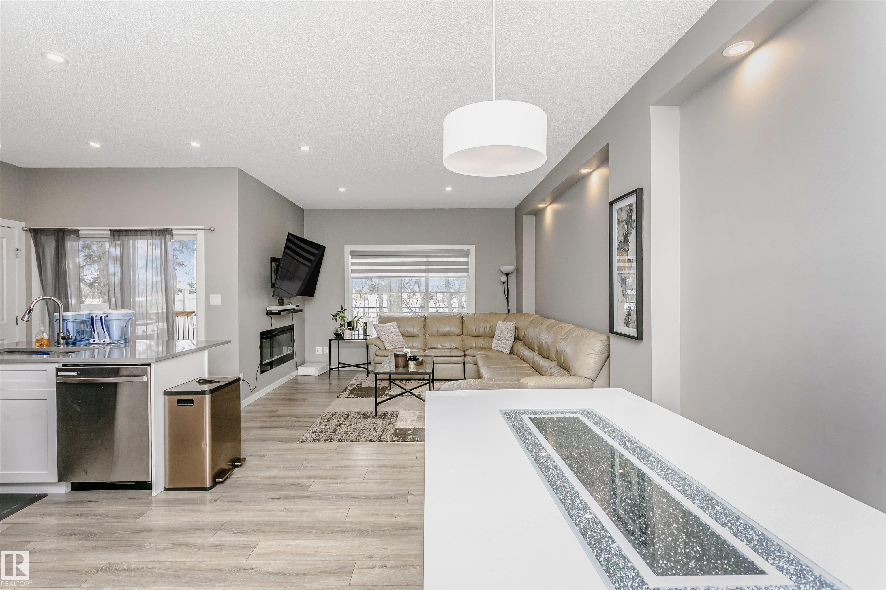 7322 Chivers Crescent SW, Chappelle Area, Edmonton