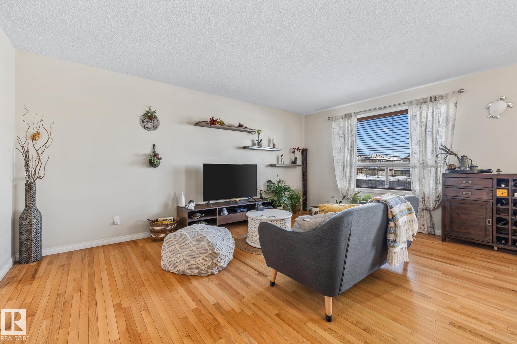 Photo 13 at 5468 162b Avenue NW, Hollick-Kenyon, Edmonton