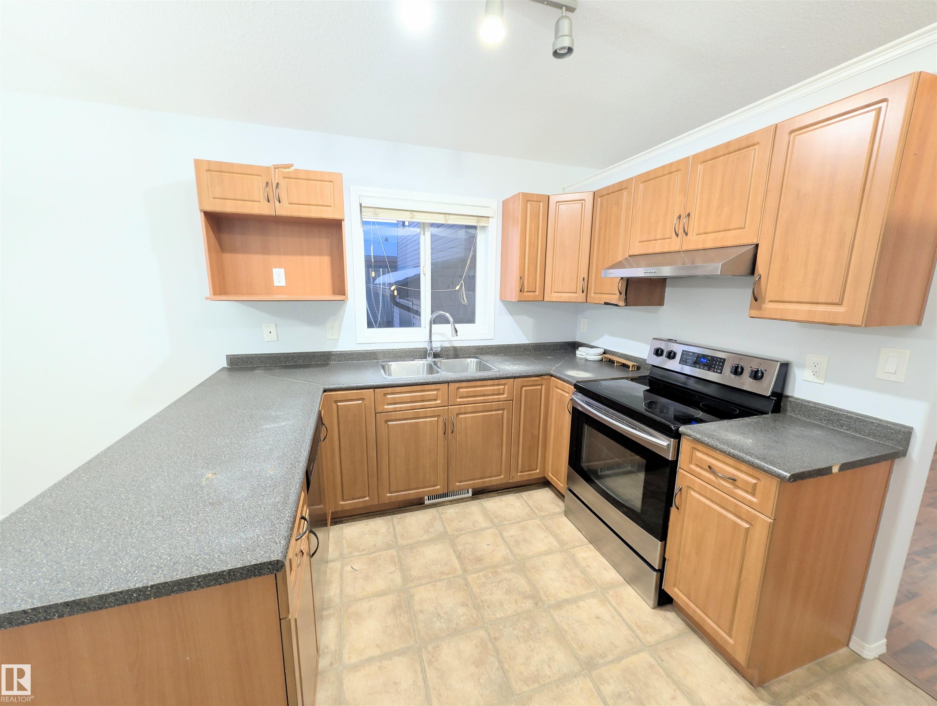 Photo 17 at 3307 24 Avenue NW, Silver Berry, Edmonton