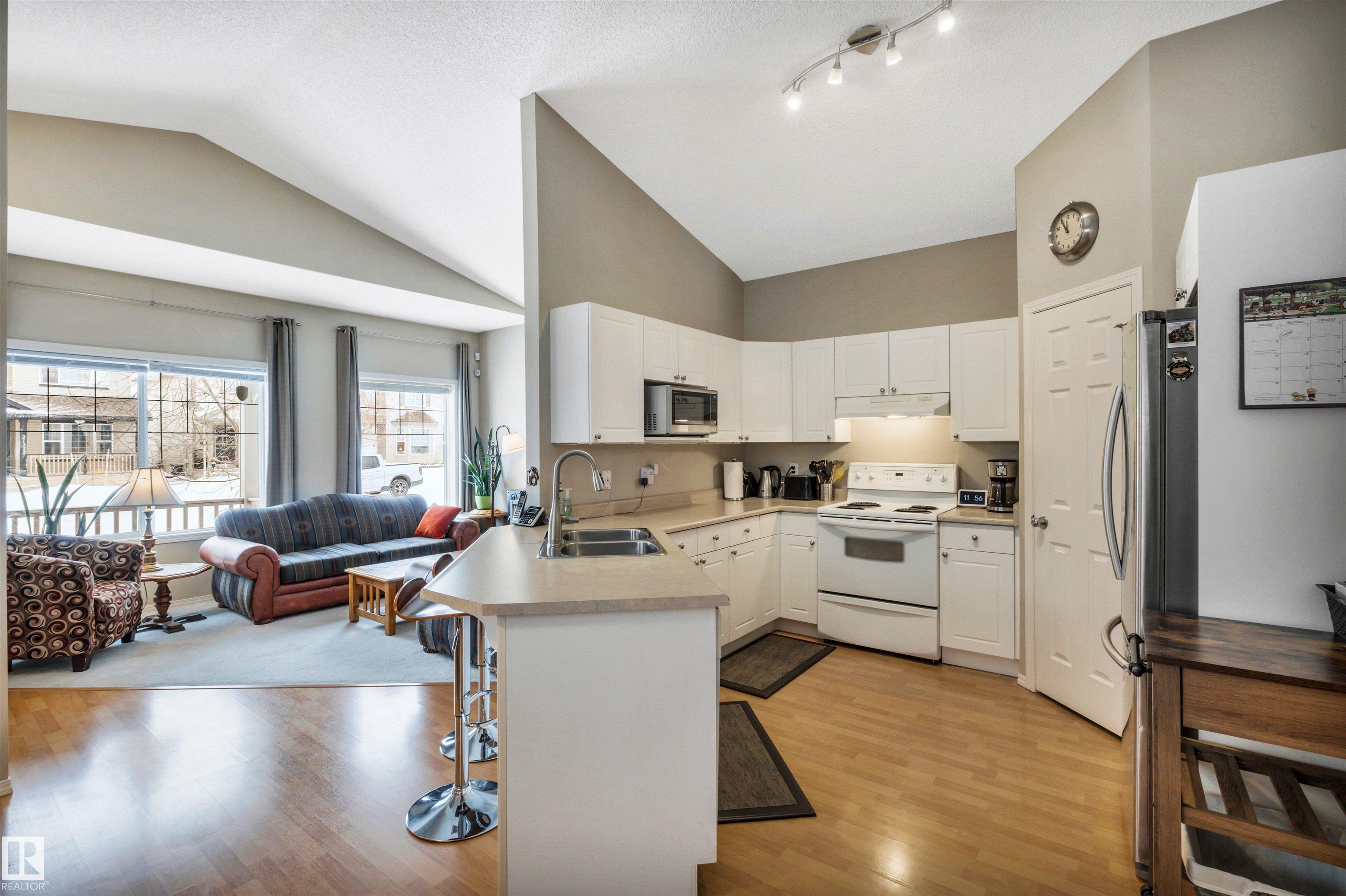 Photo 11 at 21378 87a Avenue NW, Suder Greens, Edmonton