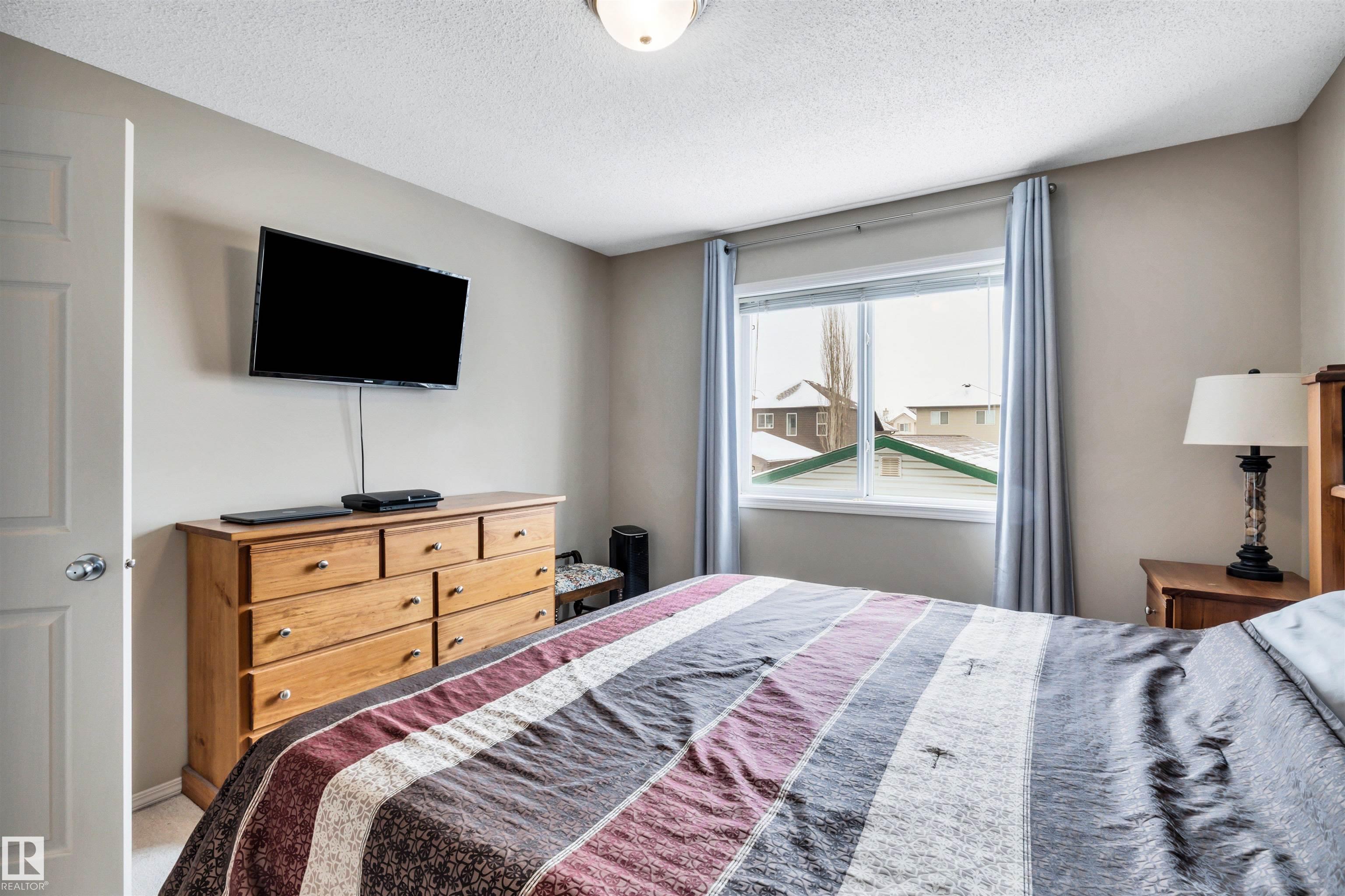 Photo 21 at 21378 87a Avenue NW, Suder Greens, Edmonton