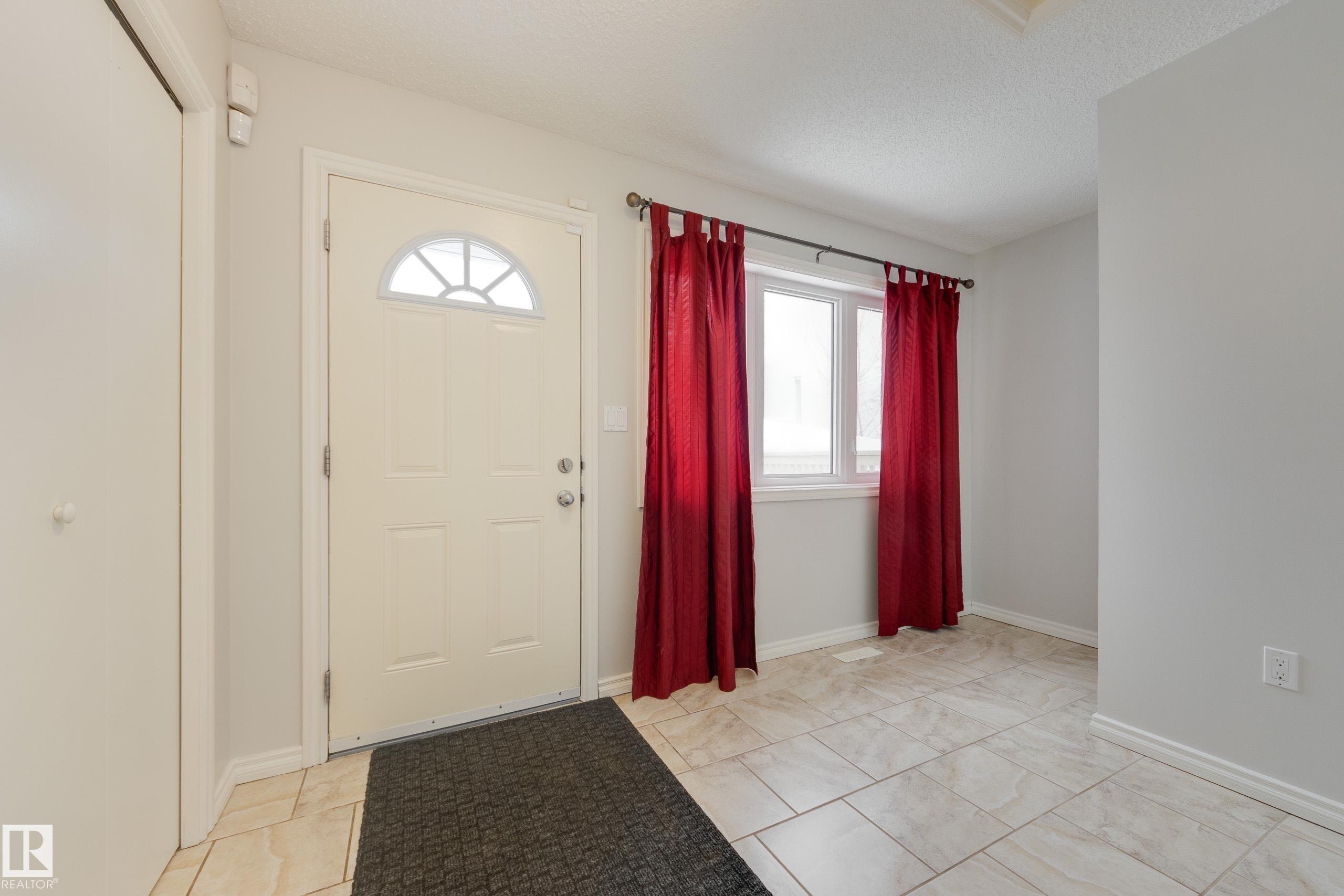 Photo 16 at 12126 39 Street NW, Beacon Heights, Edmonton