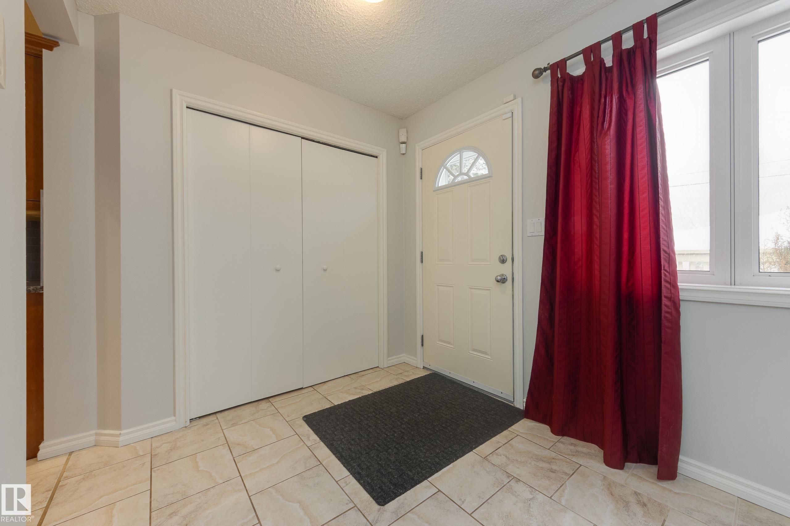 Photo 17 at 12126 39 Street NW, Beacon Heights, Edmonton