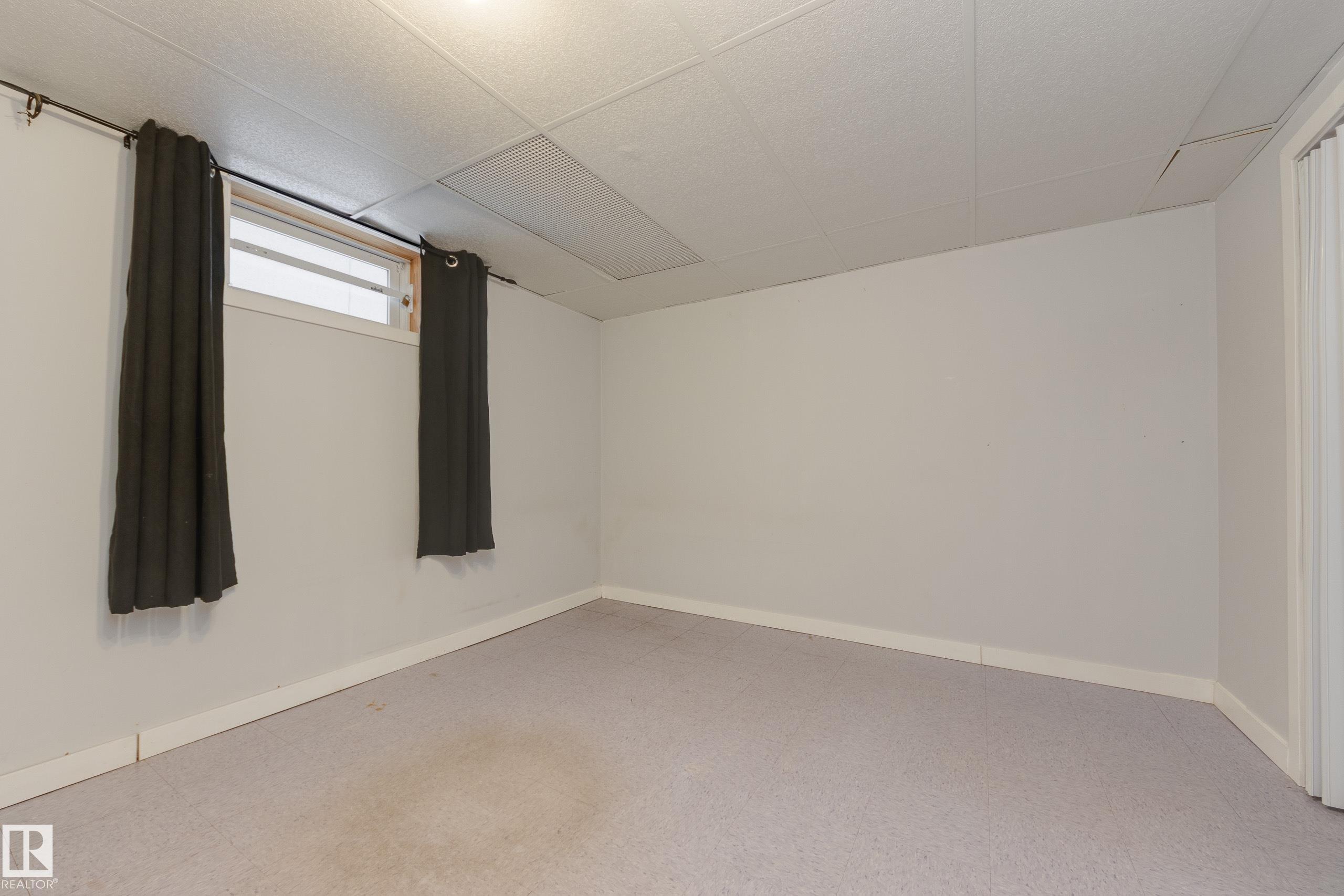 Photo 21 at 12126 39 Street NW, Beacon Heights, Edmonton