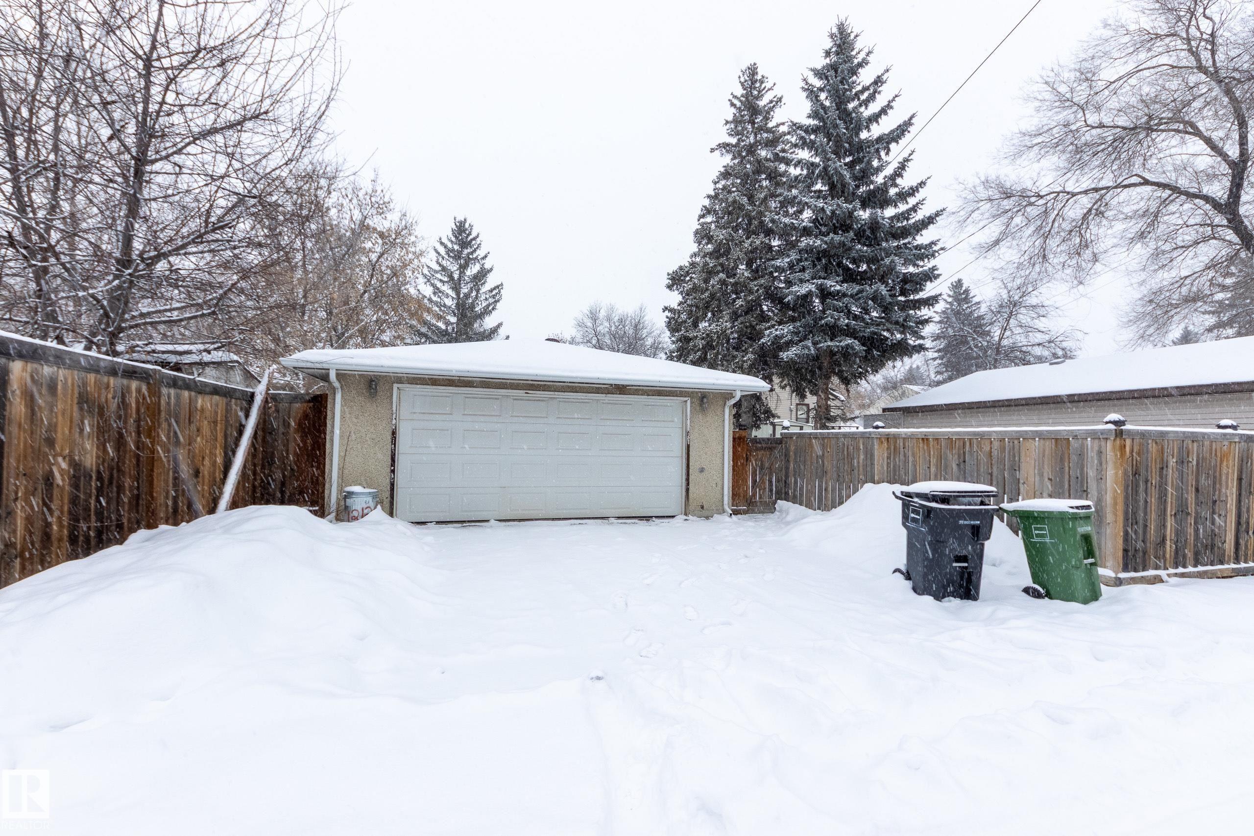 Photo 34 at 12126 39 Street NW, Beacon Heights, Edmonton