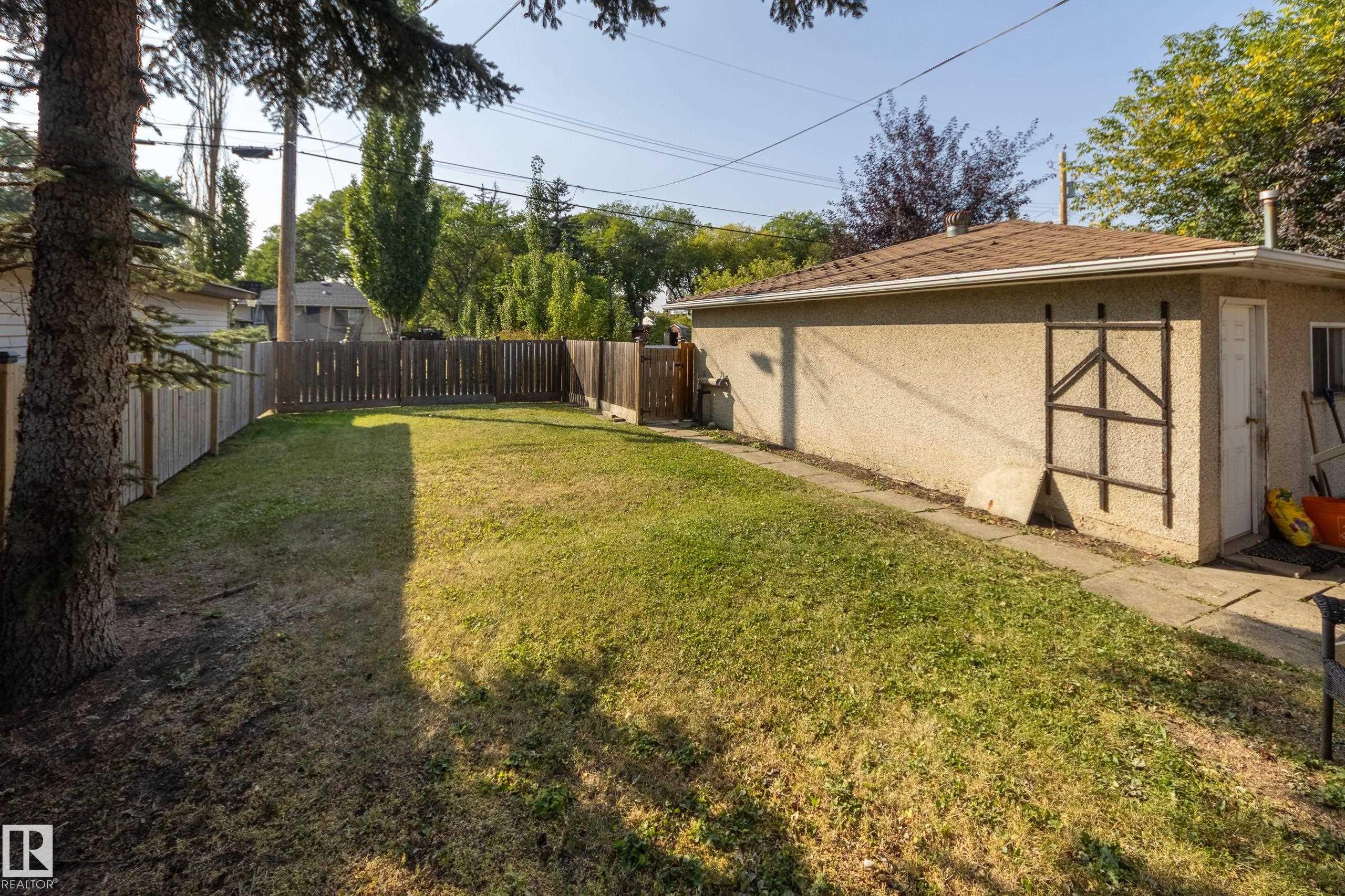 Photo 39 at 12126 39 Street NW, Beacon Heights, Edmonton