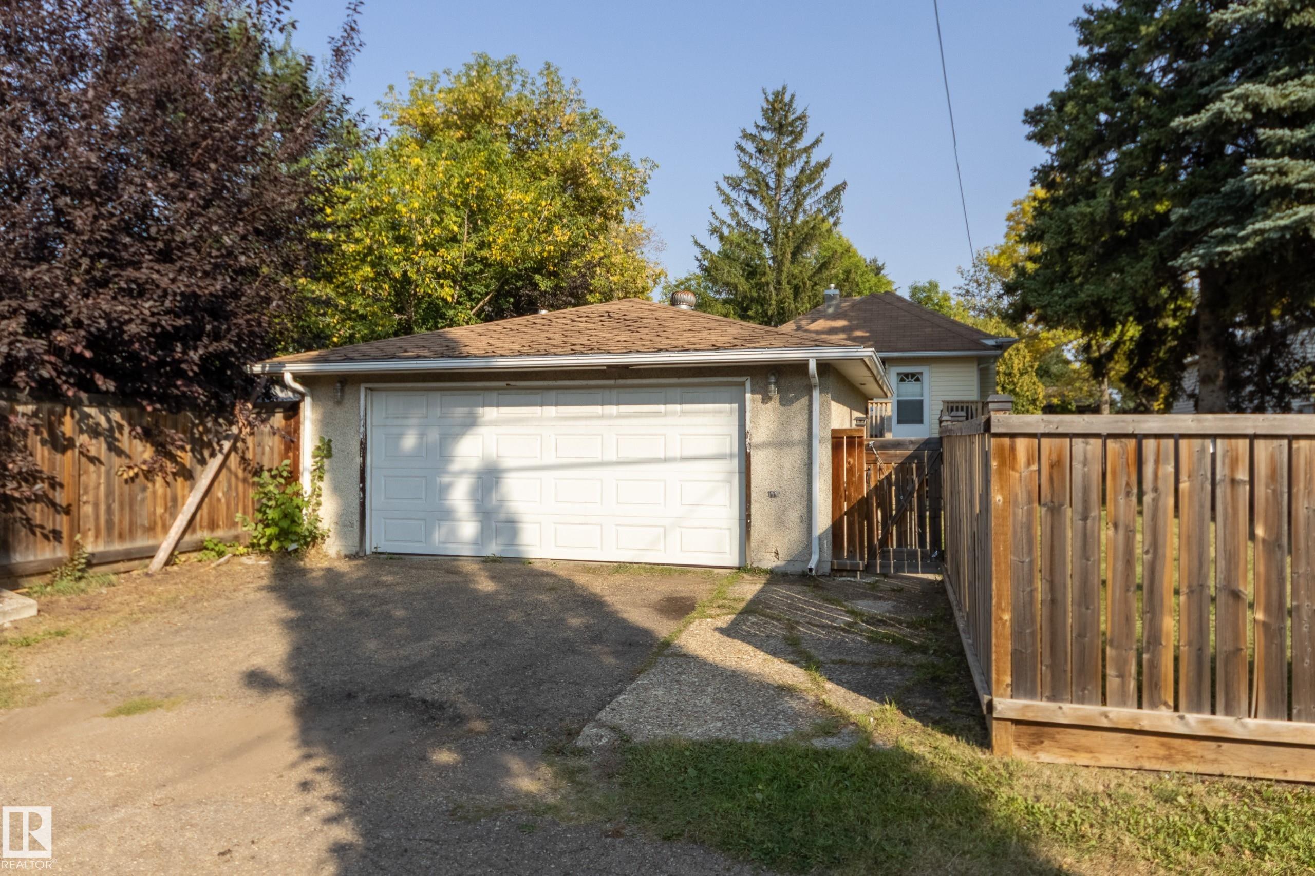 Photo 41 at 12126 39 Street NW, Beacon Heights, Edmonton