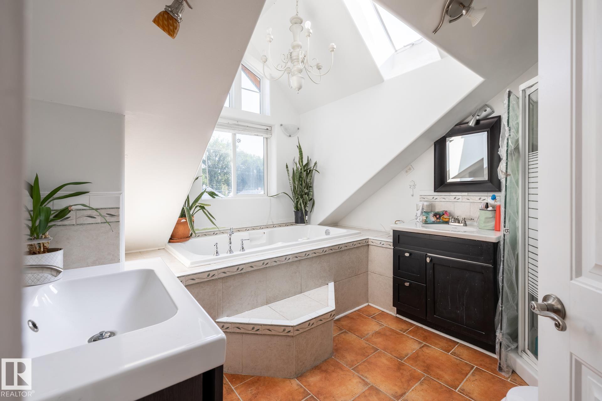 Photo 29 at 11415 85 Street NW, Parkdale, Edmonton