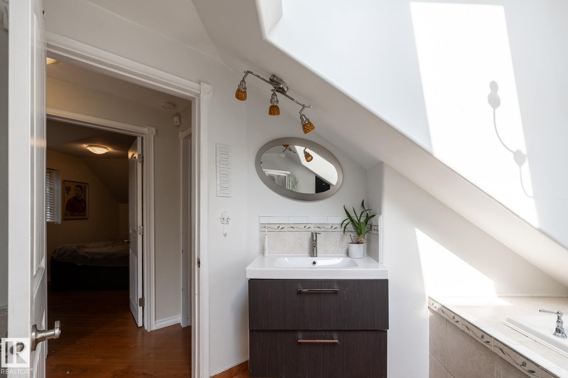 Photo 33 at 11415 85 Street NW, Parkdale, Edmonton