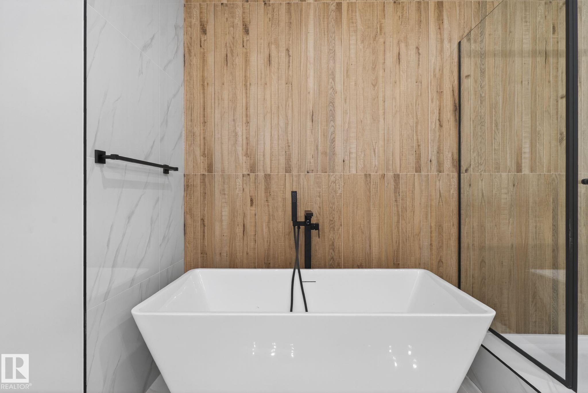 Photo 33 at 213 Fraser Way NW, Fraser, Edmonton