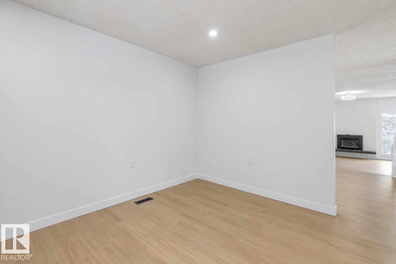 Photo 11 at 1118 68 Street NW, Menisa, Edmonton