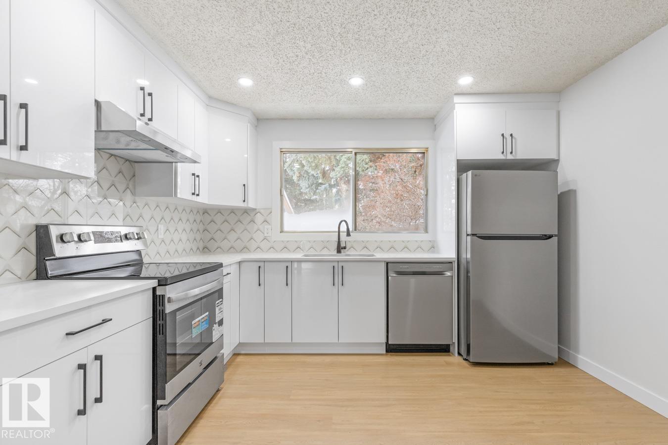 Photo 9 at 1118 68 Street NW, Menisa, Edmonton