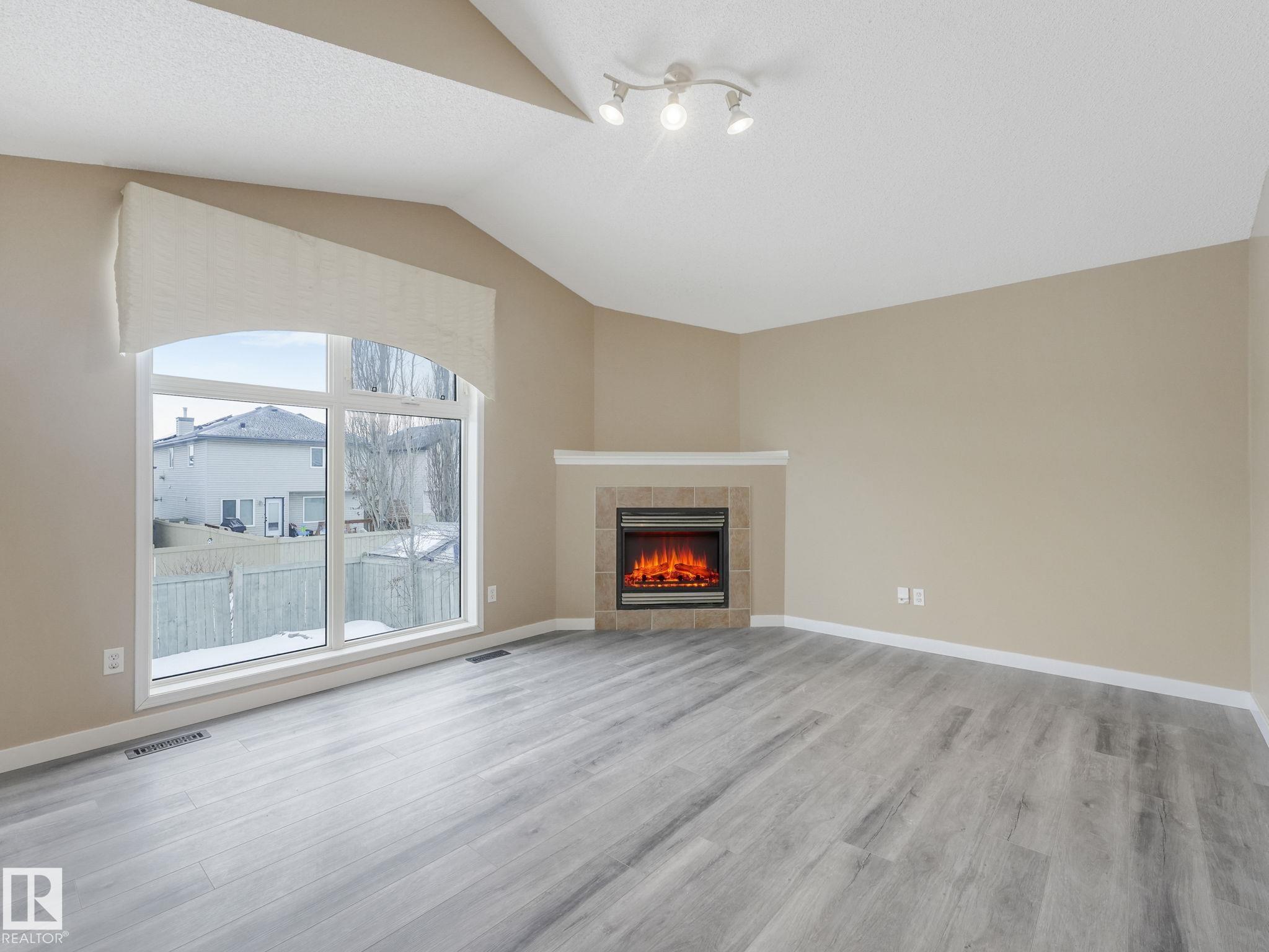 Photo 7 at 8609 6 Avenue SW, Ellerslie, Edmonton