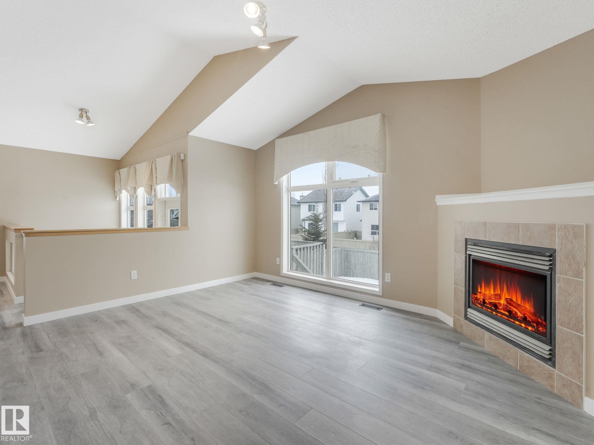 Photo 10 at 8609 6 Avenue SW, Ellerslie, Edmonton