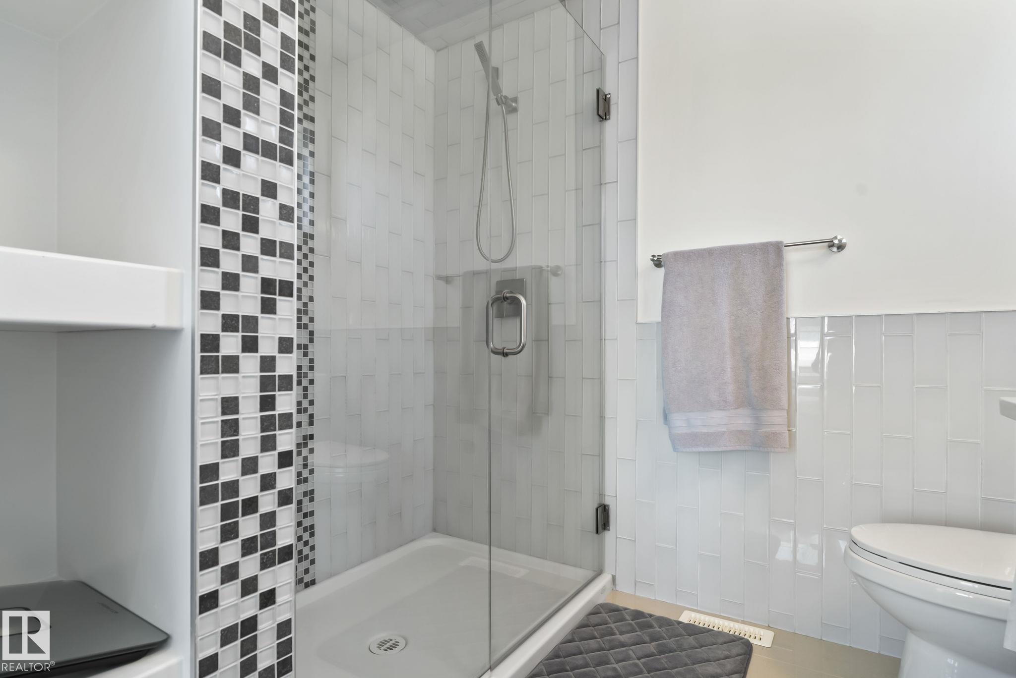 Photo 28 at 14041 101a Avenue NW, Glenora, Edmonton