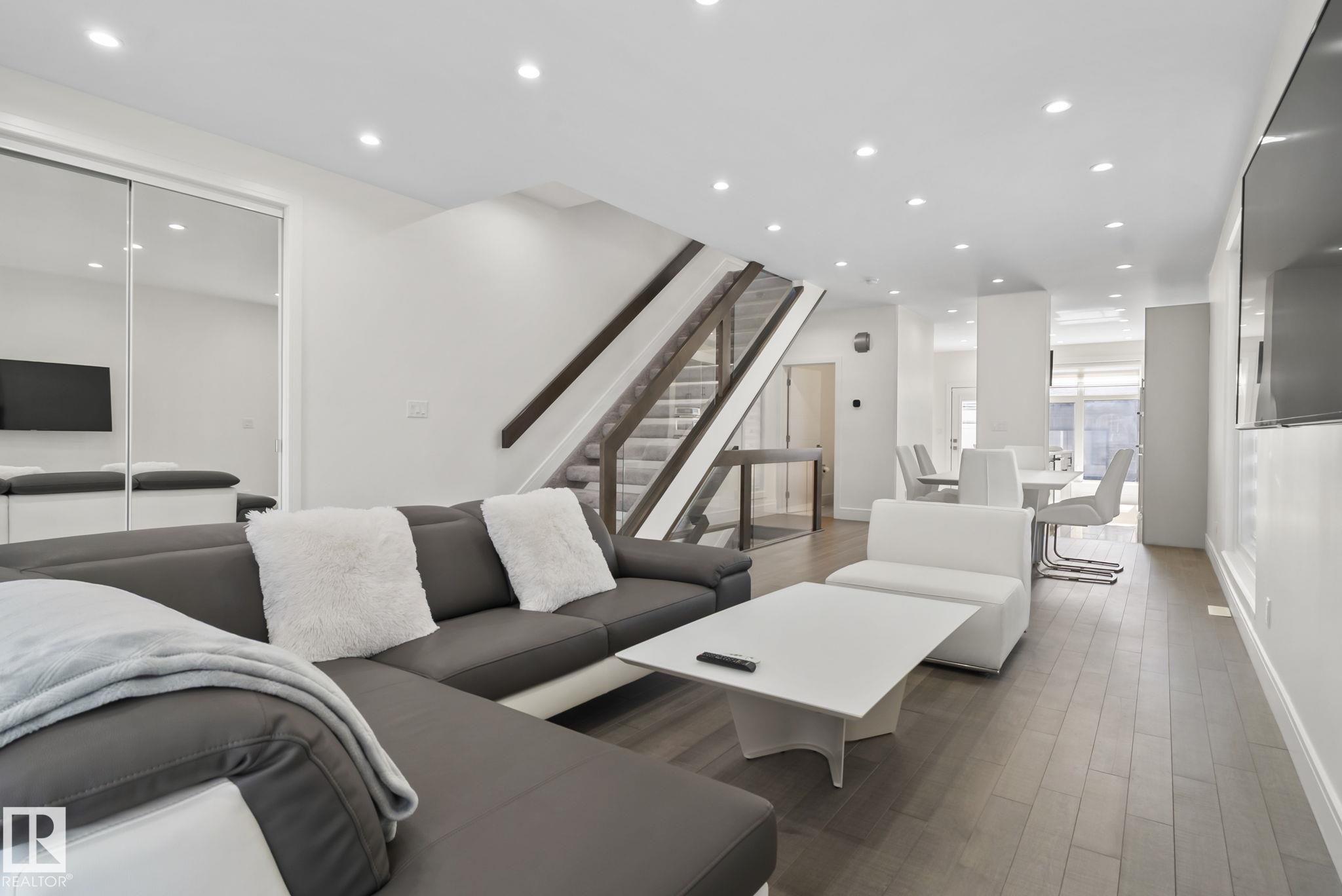 Photo 8 at 14041 101a Avenue NW, Glenora, Edmonton