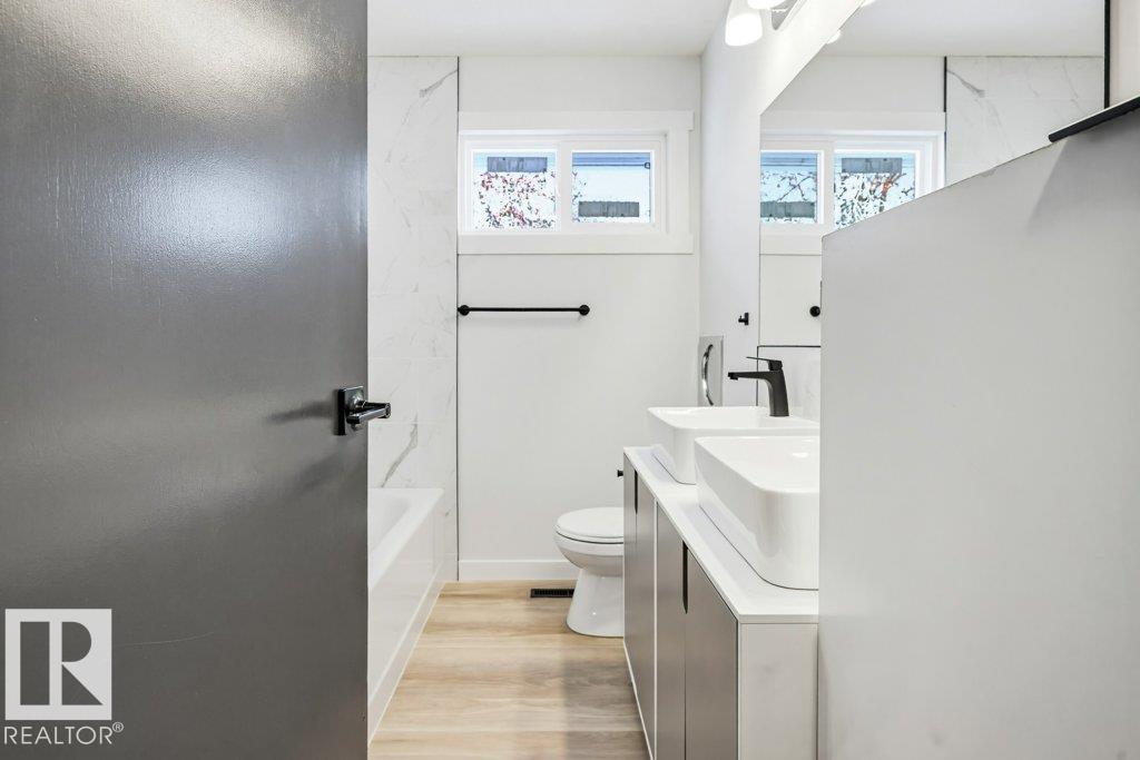 Photo 13 at 7016 92a Avenue NW, Ottewell, Edmonton