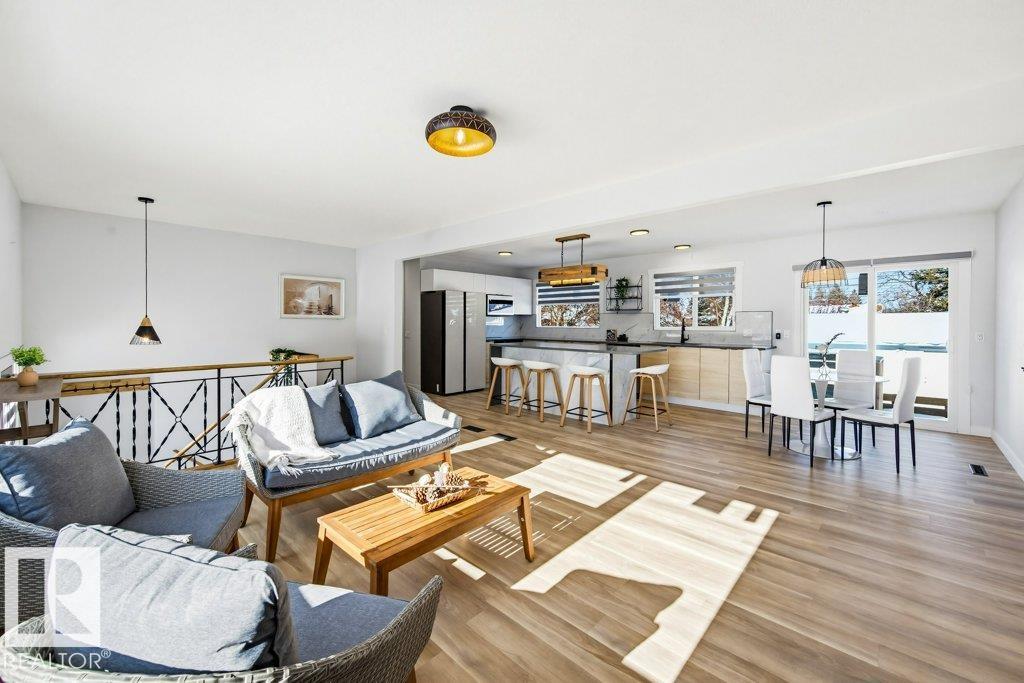 Photo 7 at 7016 92a Avenue NW, Ottewell, Edmonton