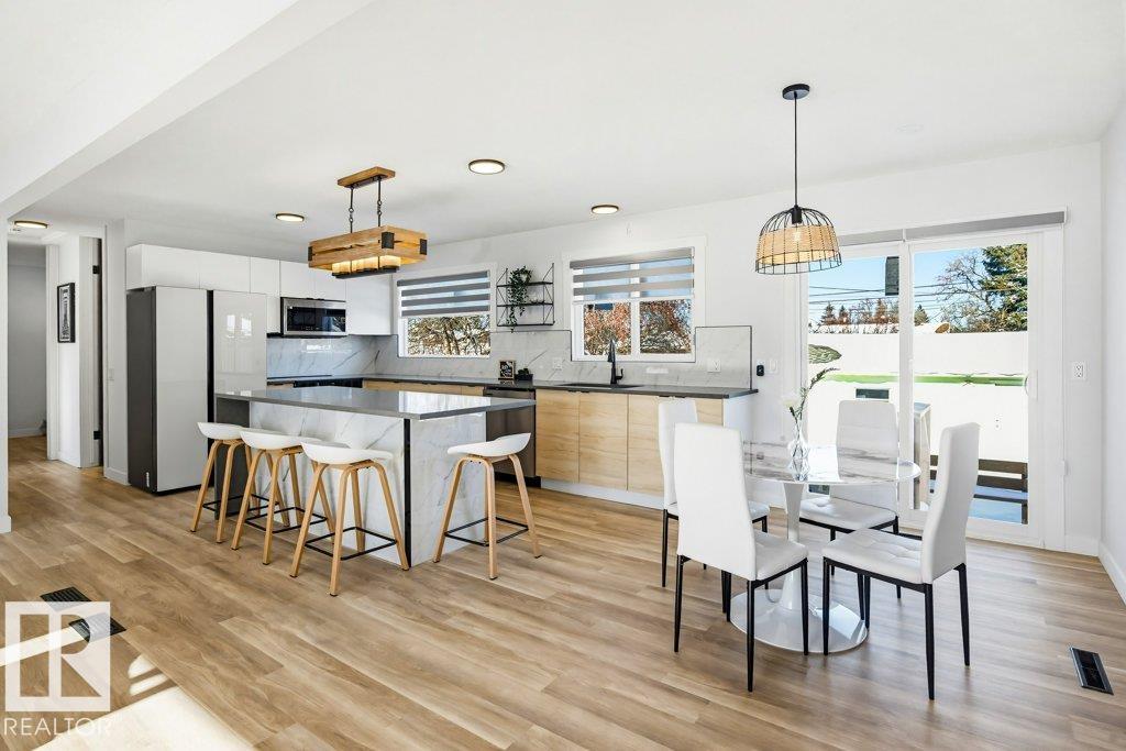 Photo 8 at 7016 92a Avenue NW, Ottewell, Edmonton