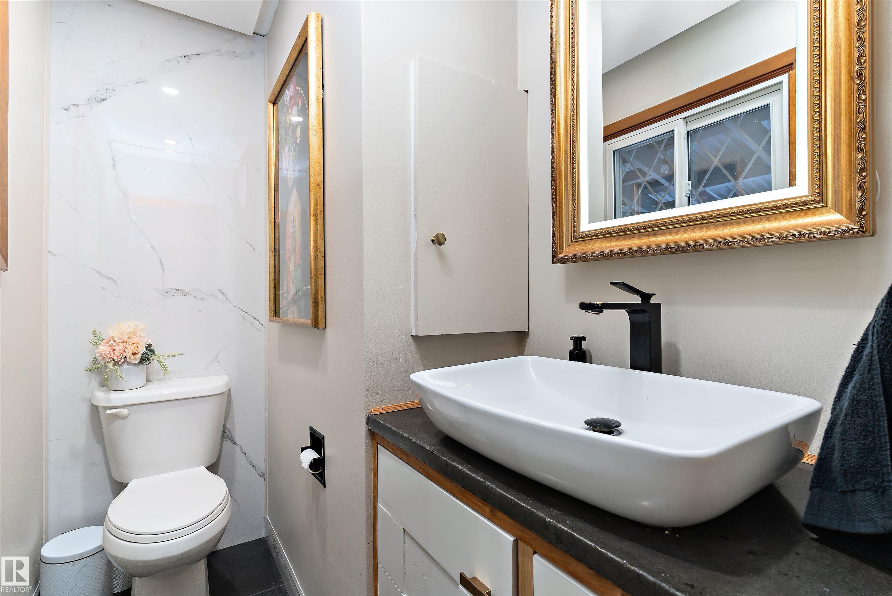 Photo 17 at 7316 100 Avenue NW, Terrace Heights, Edmonton