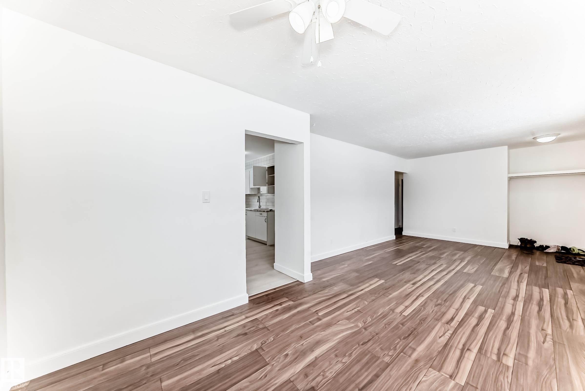 Photo 12 at 13904 135 Avenue NW, Wellington, Edmonton