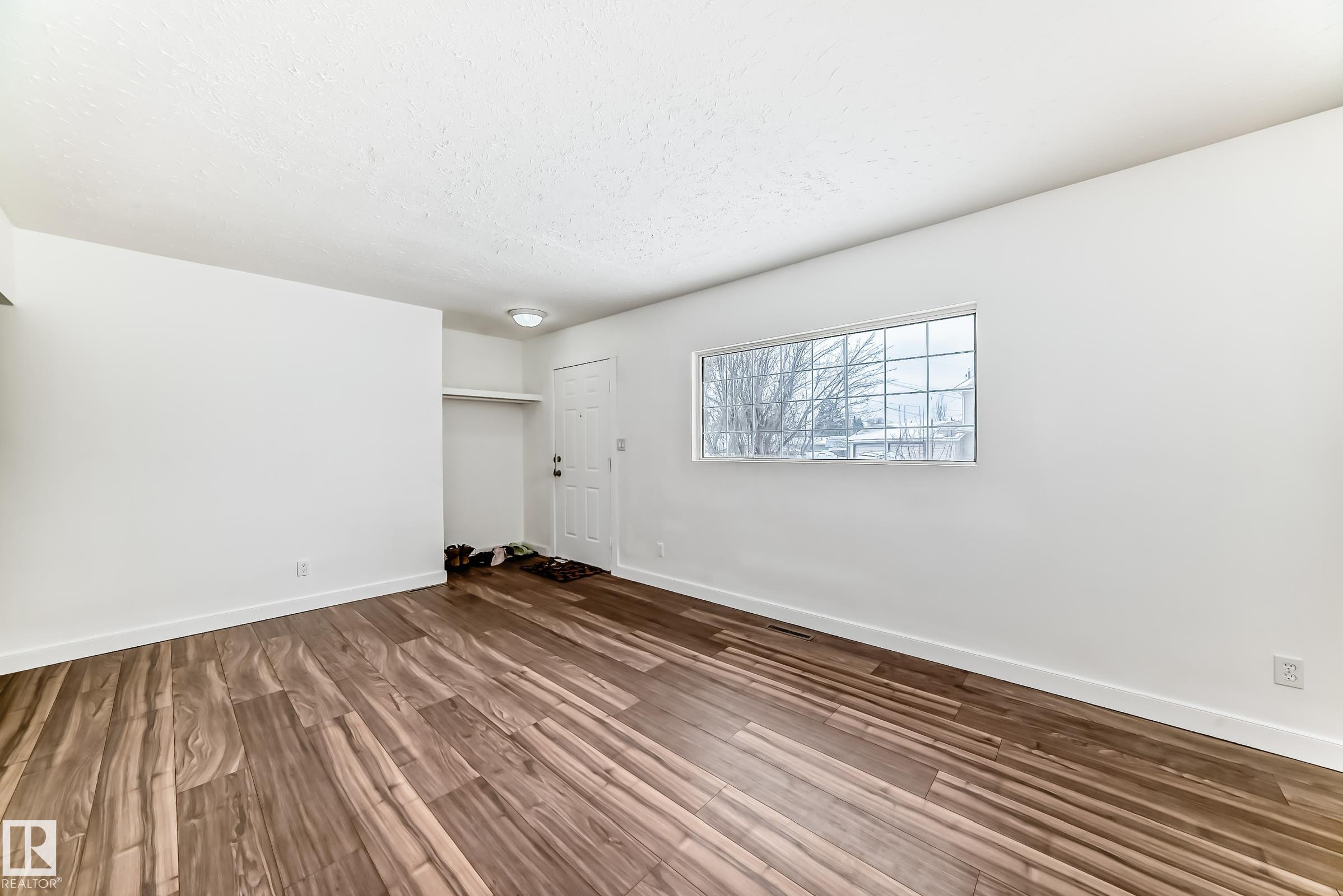 Photo 13 at 13904 135 Avenue NW, Wellington, Edmonton
