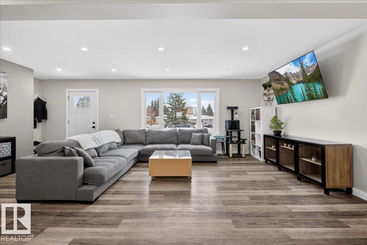 Photo 9 at 13420 102 Street NW, Rosslyn, Edmonton