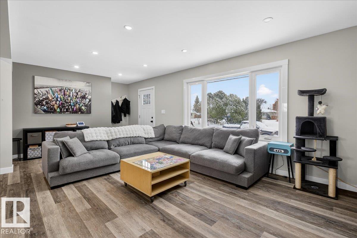 Photo 10 at 13420 102 Street NW, Rosslyn, Edmonton