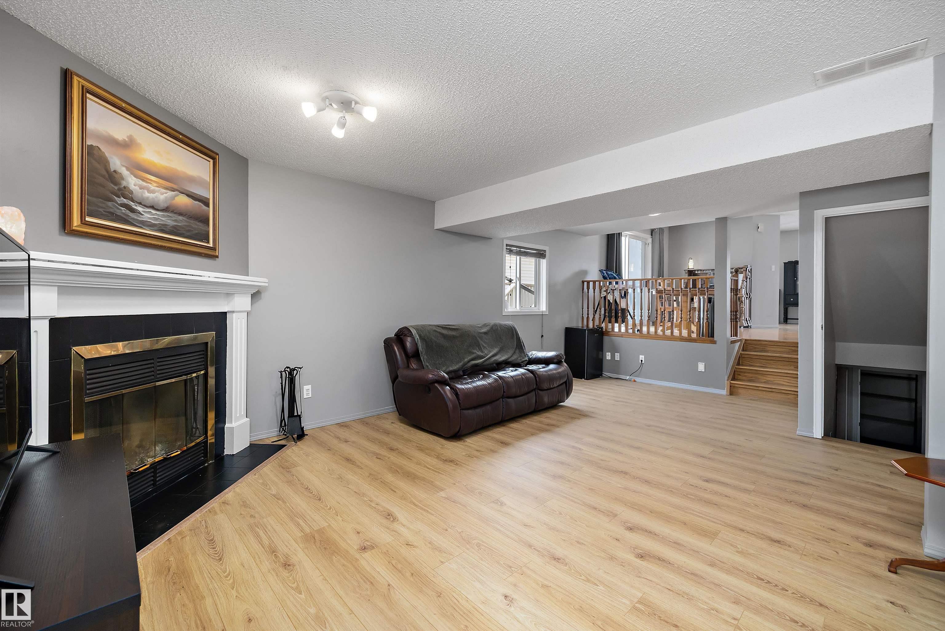 Photo 17 at 8007 160 Avenue NW, Mayliewan, Edmonton
