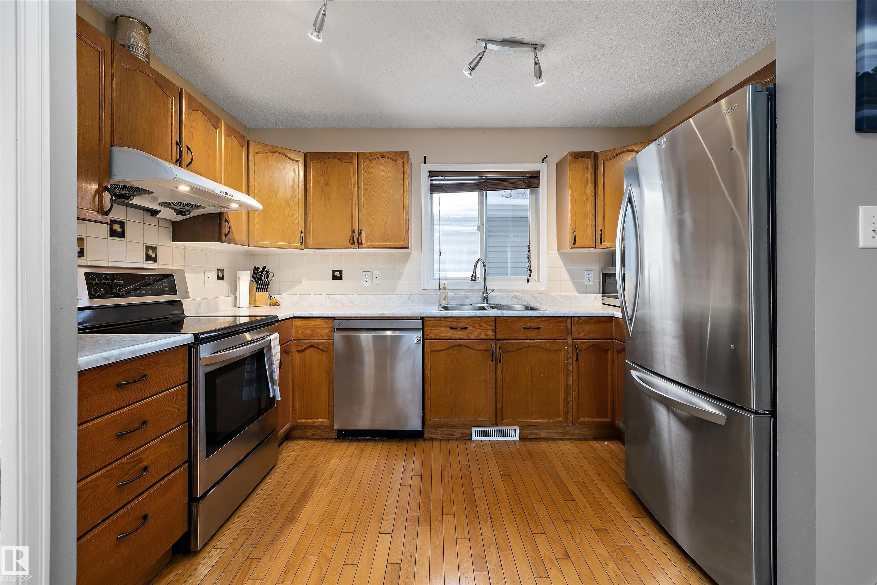 8007 160 Avenue NW, Mayliewan, Edmonton