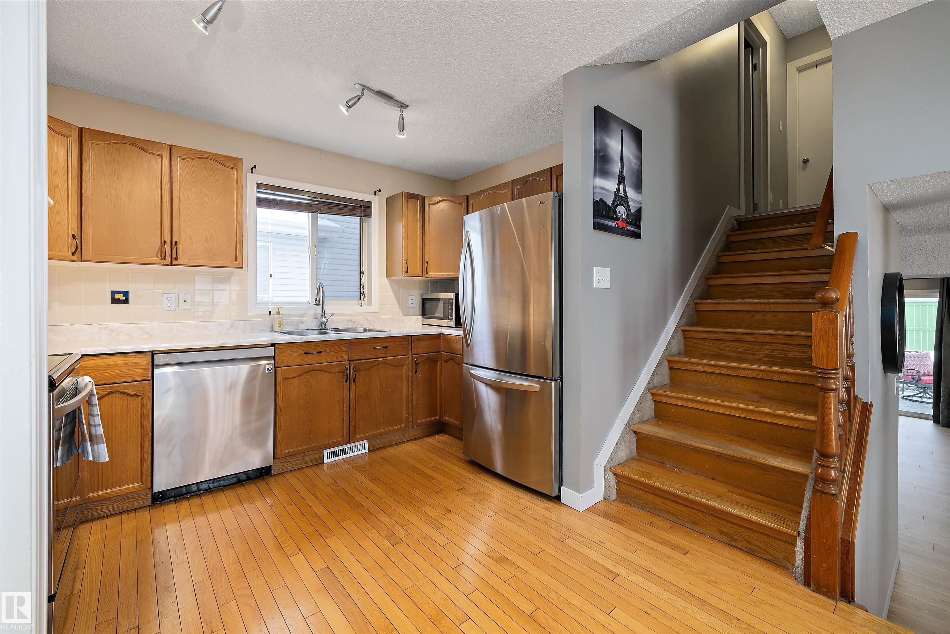 Photo 6 at 8007 160 Avenue NW, Mayliewan, Edmonton